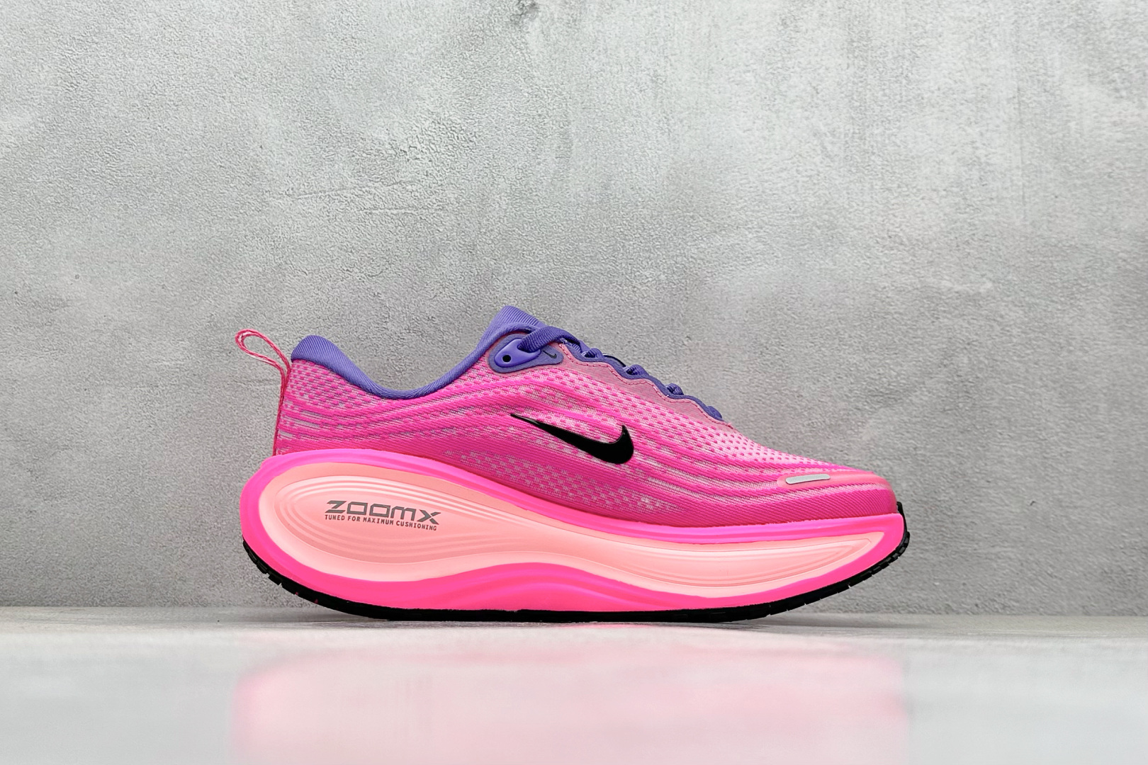 Nike VOMERO PLUS 轻盈跑鞋 版本 舒适百搭防滑耐磨 低帮 休闲跑步鞋 HV8154-400