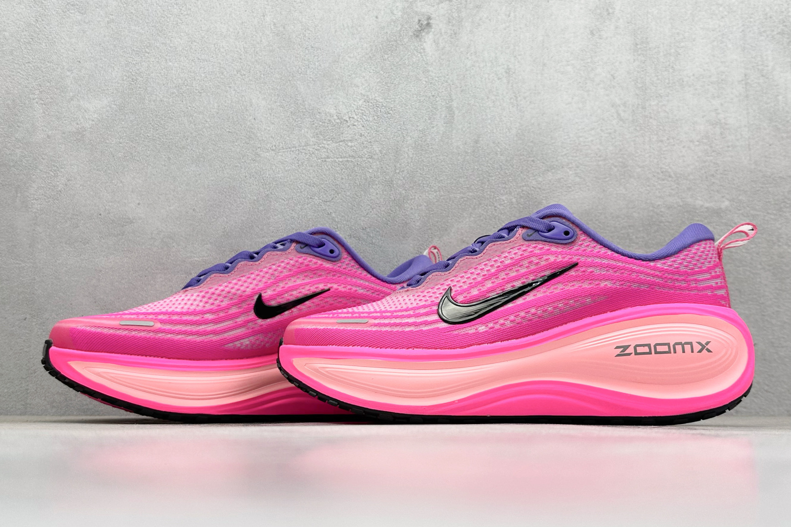 Nike VOMERO PLUS 轻盈跑鞋 版本 舒适百搭防滑耐磨 低帮 休闲跑步鞋 HV8154-400