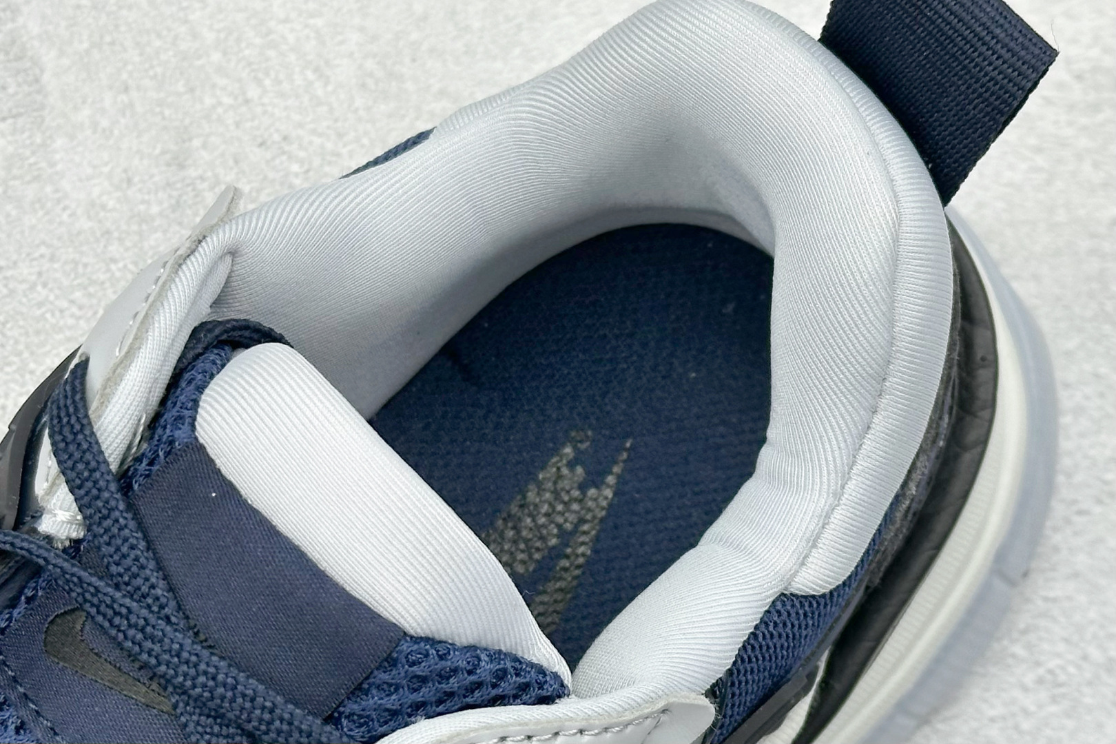 NK V2K Run 减震防滑复古低帮跑步鞋 HJ4497-400