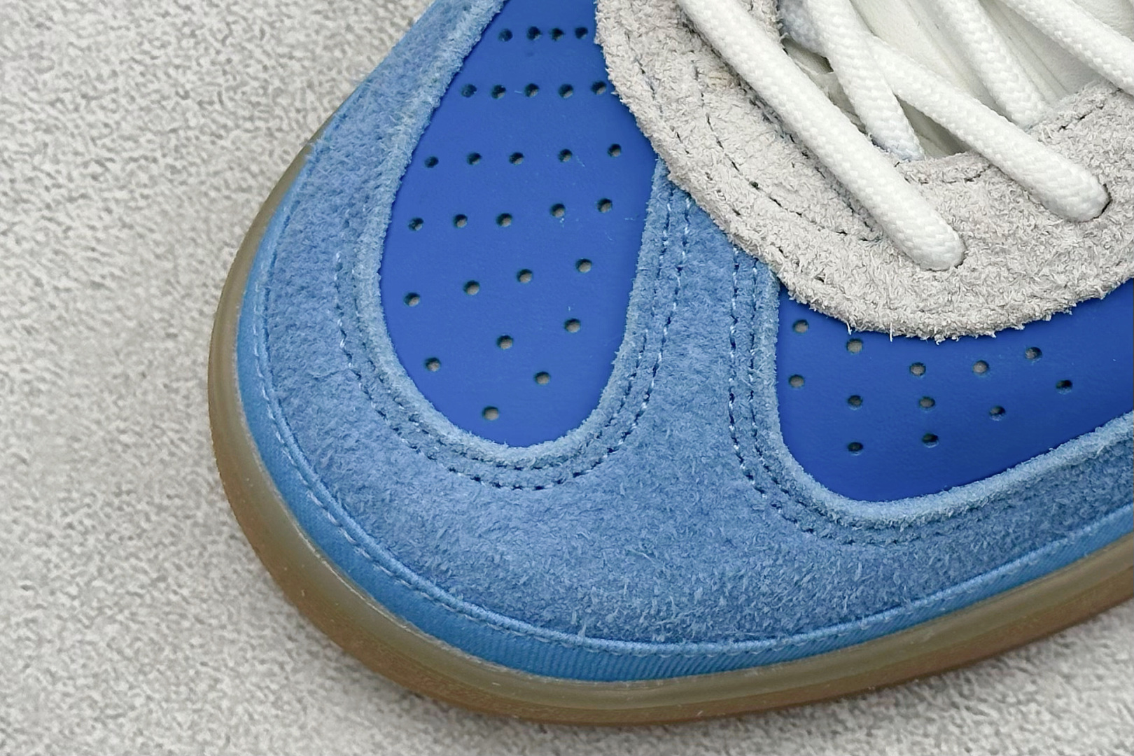 HY版Adidas Original Gazelle Indoor 复古休闲运动德训风板鞋 IF9734