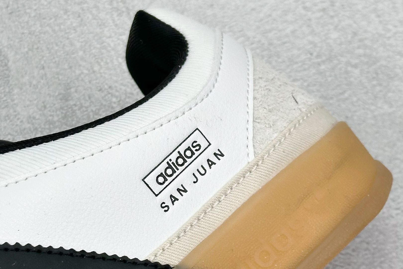 HY版Adidas Original Gazelle Indoor 复古休闲运动德训风板鞋 IF9735