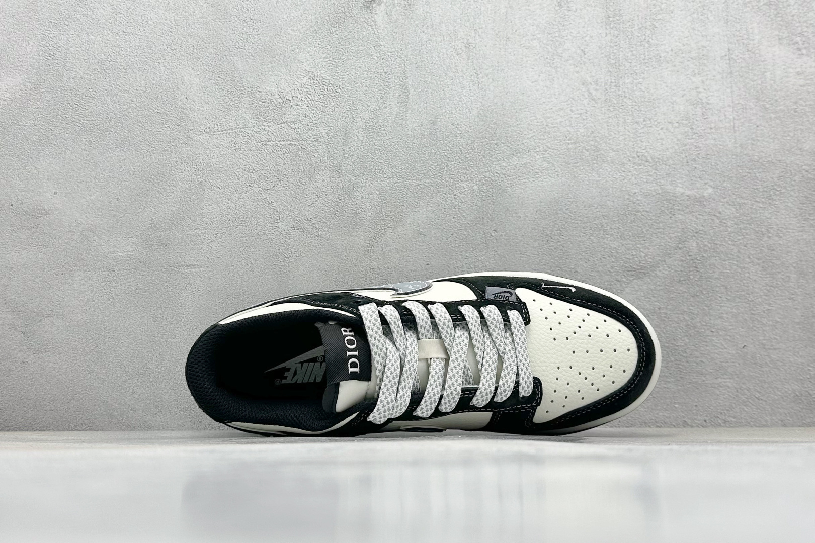 XC版Nike SB Dunk Low x DIOR 白灰小钩 DJ2024-084