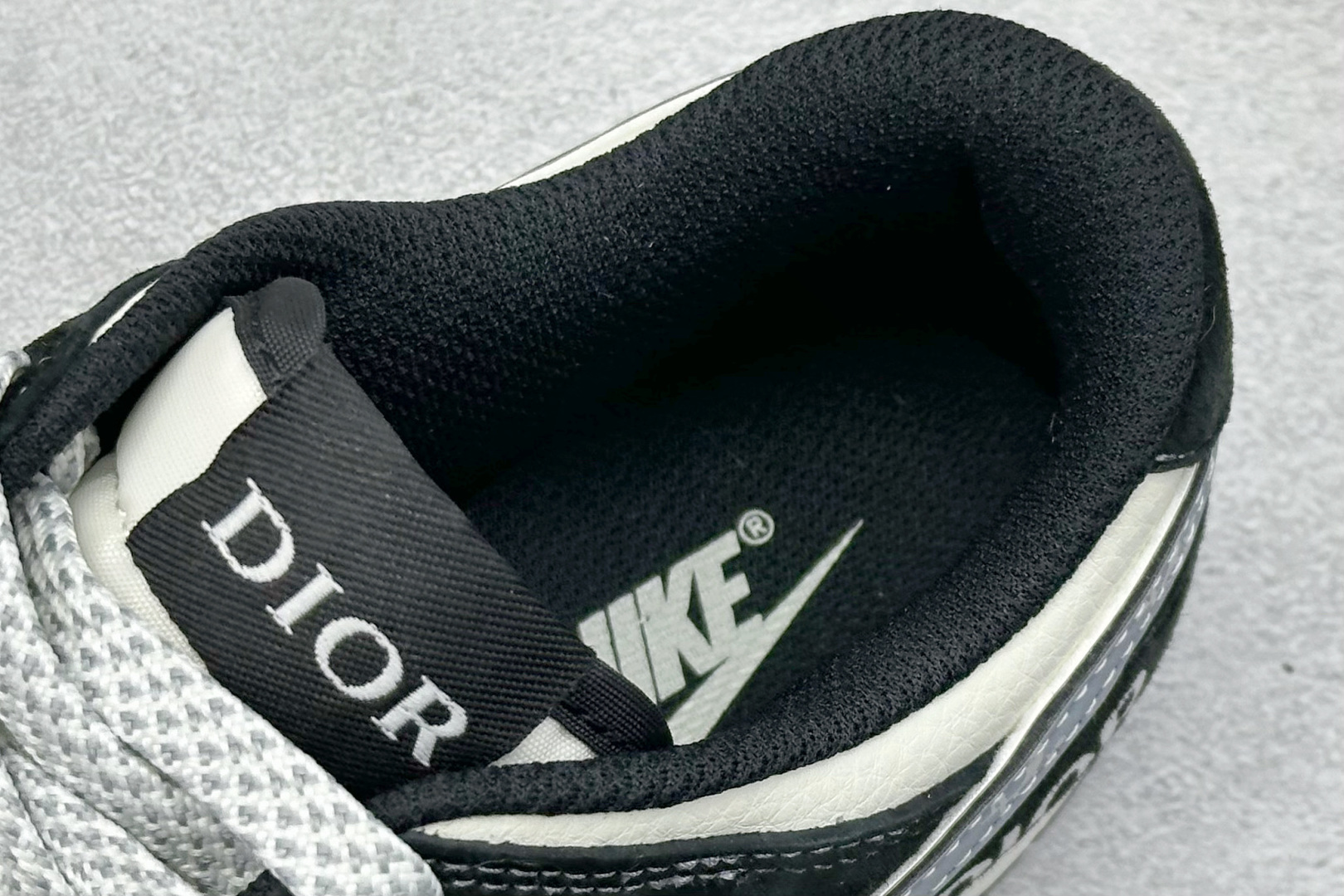 XC版Nike SB Dunk Low x DIOR 白灰小钩 DJ2024-084