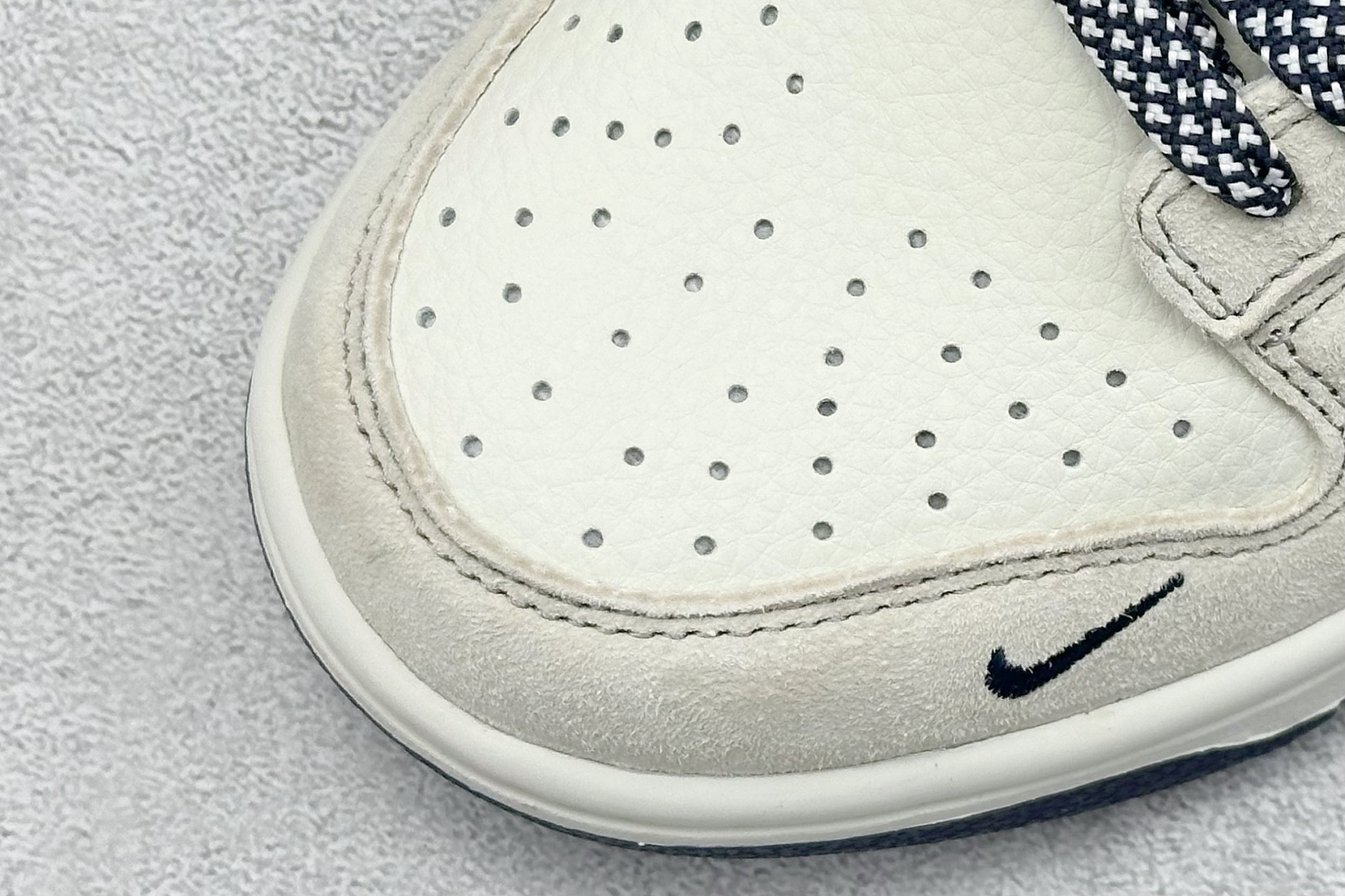 XC版Nk SB Dunk Low 迪奥 x 石头岛三方联名 猪八黑勾 周年高端定制 低帮休闲板鞋 DJ2024-085