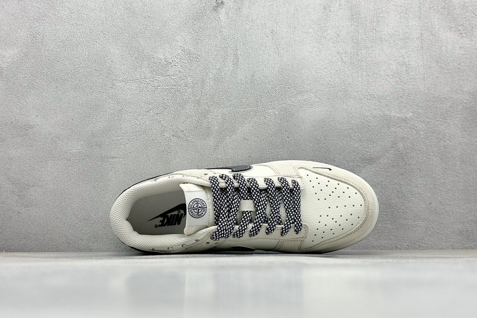 XC版Nk SB Dunk Low 迪奥 x 石头岛三方联名 猪八黑勾 周年高端定制 低帮休闲板鞋 DJ2024-085