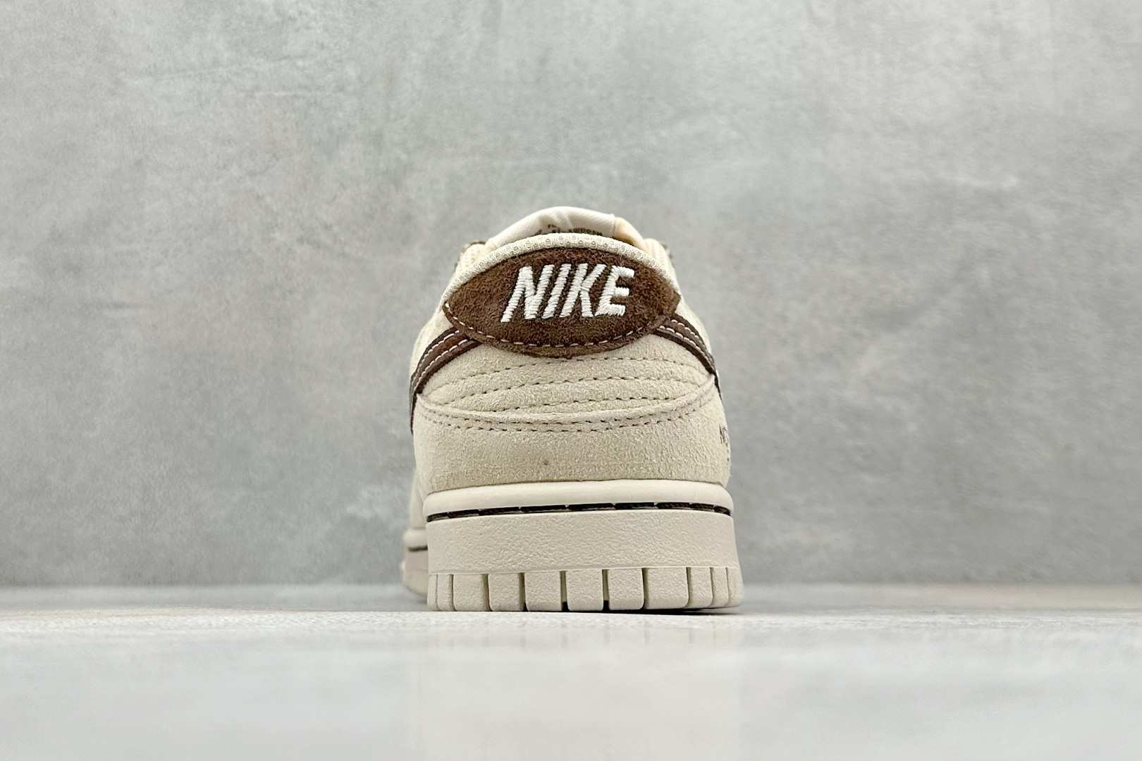 
XC版Nk SB Dunk Low 北面联名 猪八咖啡勾 周年高端定制 低帮休闲板鞋
#定制鞋盒 大厂