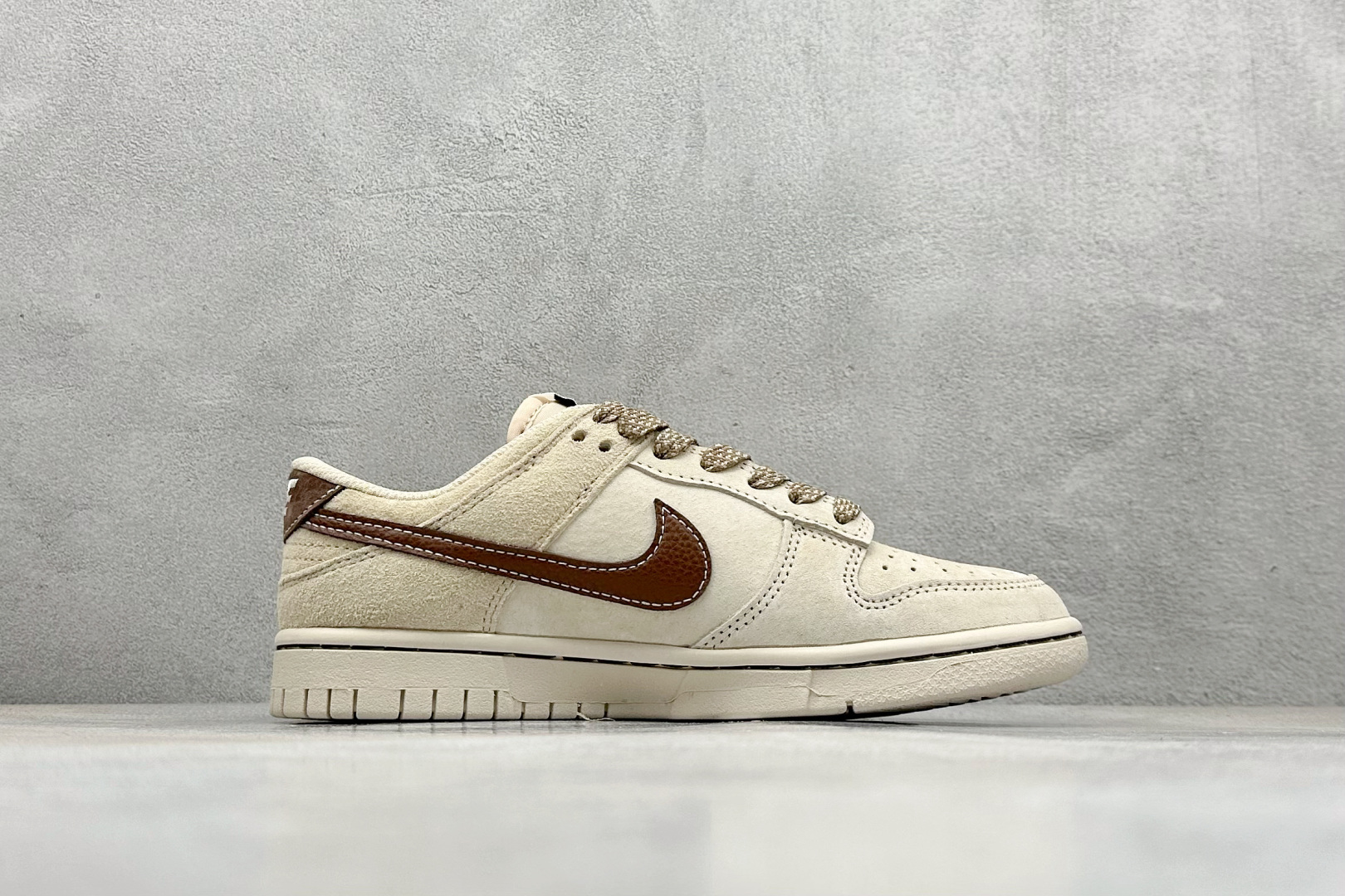 
XC版Nk SB Dunk Low 北面联名 猪八咖啡勾 周年高端定制 低帮休闲板鞋
#定制鞋盒 大厂