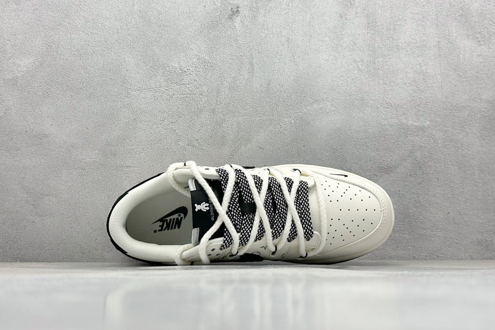 XC版Nike SB Dunk Low x Louis Vuitton x Bearbrick 三方联名 米黑小钩绑带 SJ2068-291