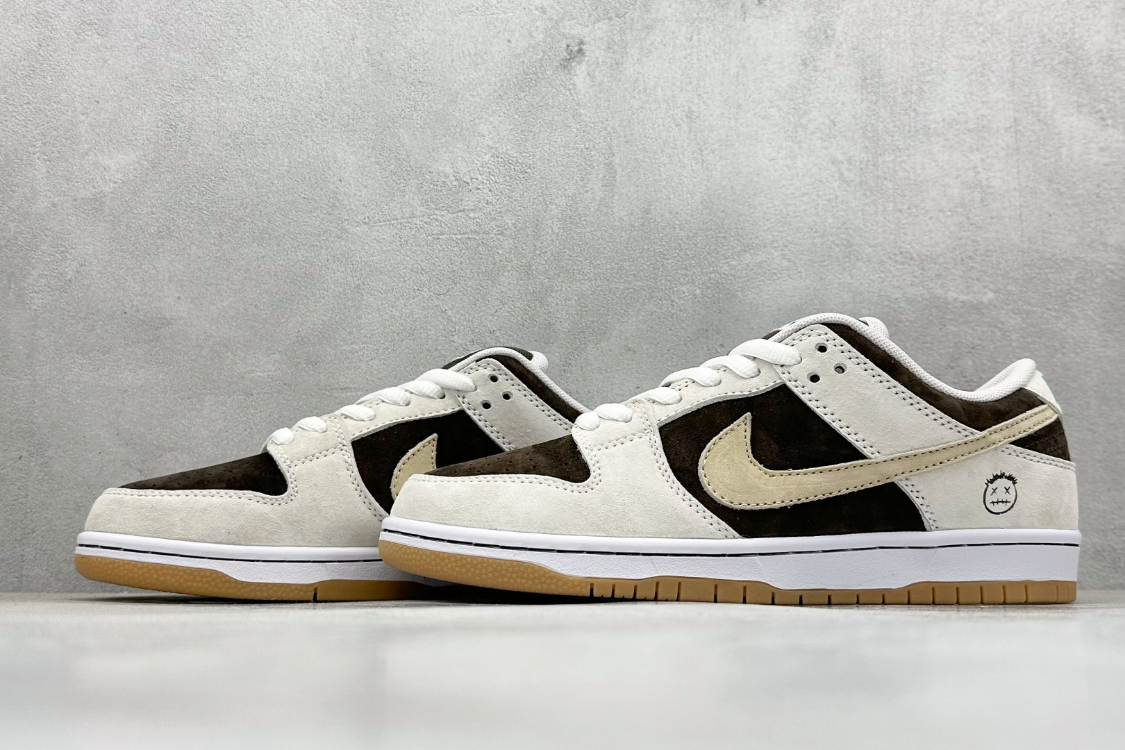 Nike Dunk SB 冰啡男孩 米棕 HF3704-001-莆田鞋,莆田鞋货源,高仿鞋,高仿鞋货源,安福档口,莆田高仿鞋,莆田鞋批发,高仿鞋批发,莆田高仿运动鞋,高仿运动鞋,莆田运动鞋 Nike Dunk SB 冰啡男孩 米棕 HF3704-001