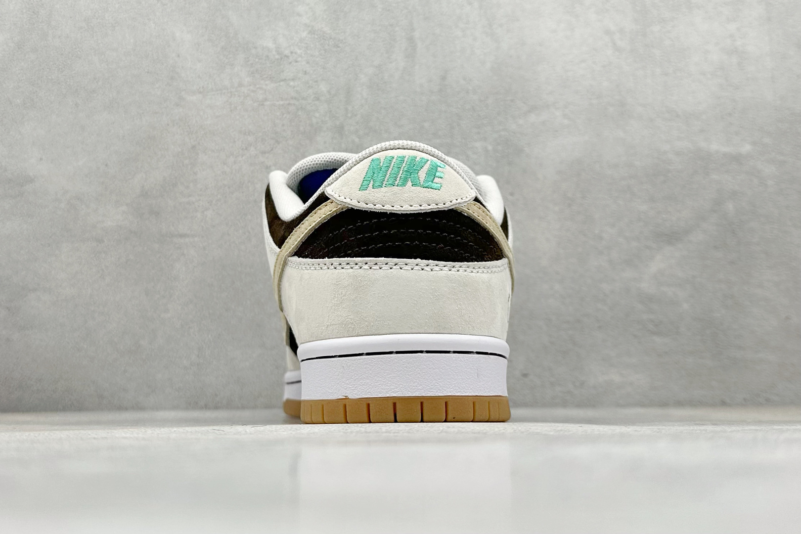 Nike Dunk SB 冰啡男孩 米棕 HF3704-001-莆田鞋,莆田鞋货源,高仿鞋,高仿鞋货源,安福档口,莆田高仿鞋,莆田鞋批发,高仿鞋批发,莆田高仿运动鞋,高仿运动鞋,莆田运动鞋 Nike Dunk SB 冰啡男孩 米棕 HF3704-001