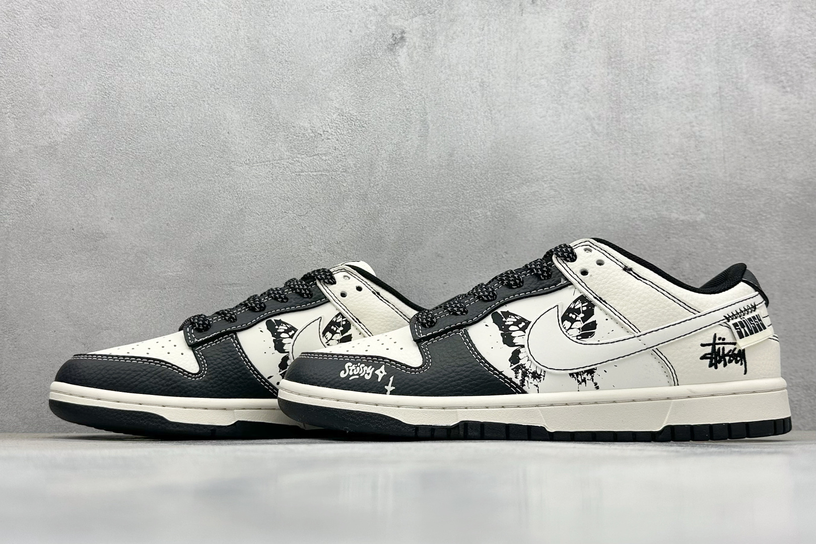 Nike SB Dunk Low x Stussy 黑白蝴蝶 HS8068-031