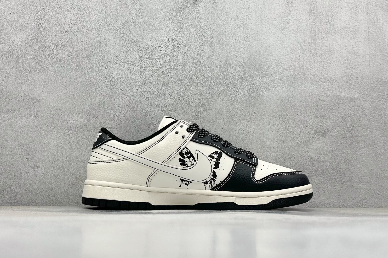 Nike SB Dunk Low x Stussy 黑白蝴蝶 HS8068-031