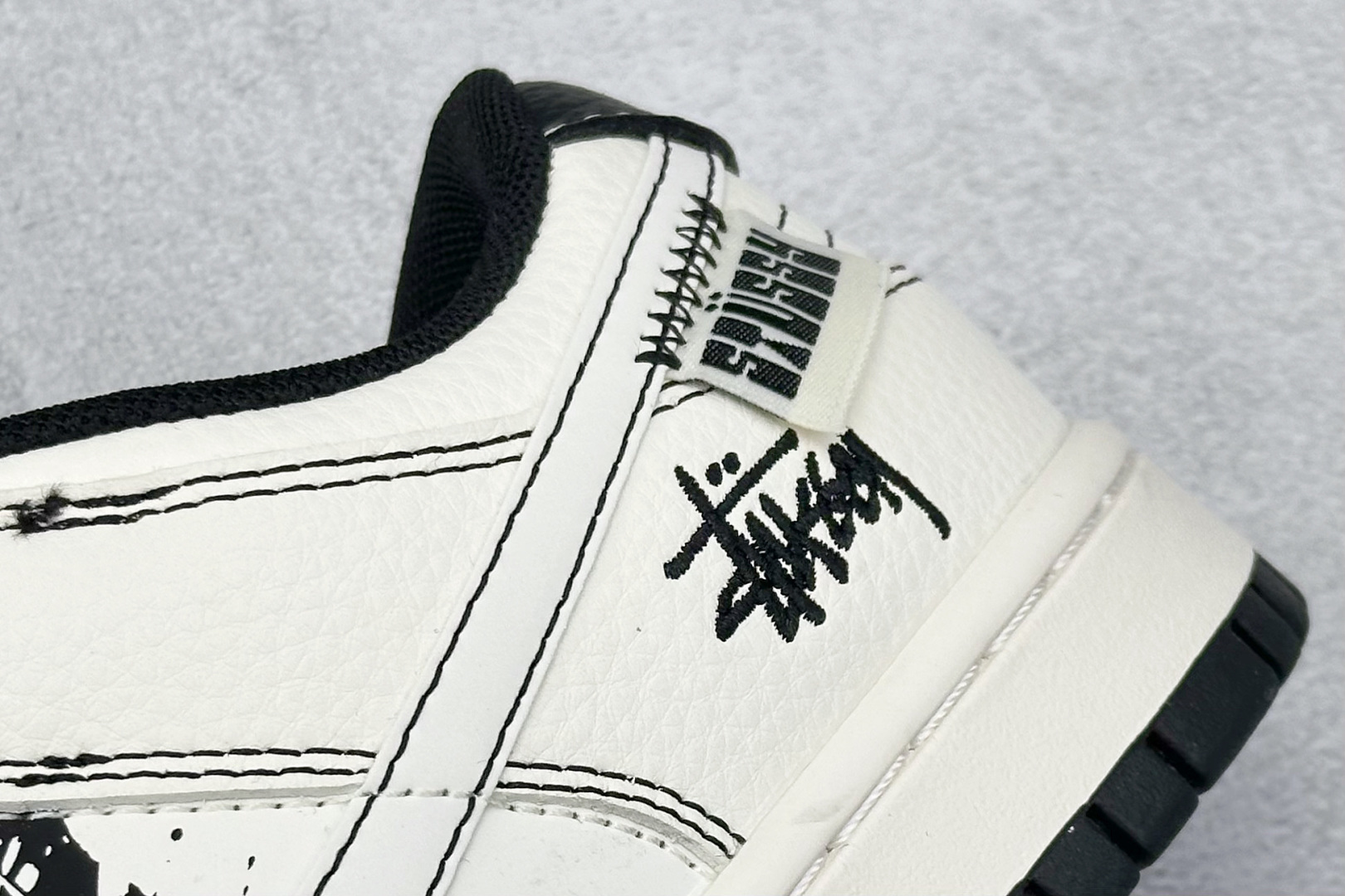 Nike SB Dunk Low x Stussy 黑白蝴蝶 HS8068-031