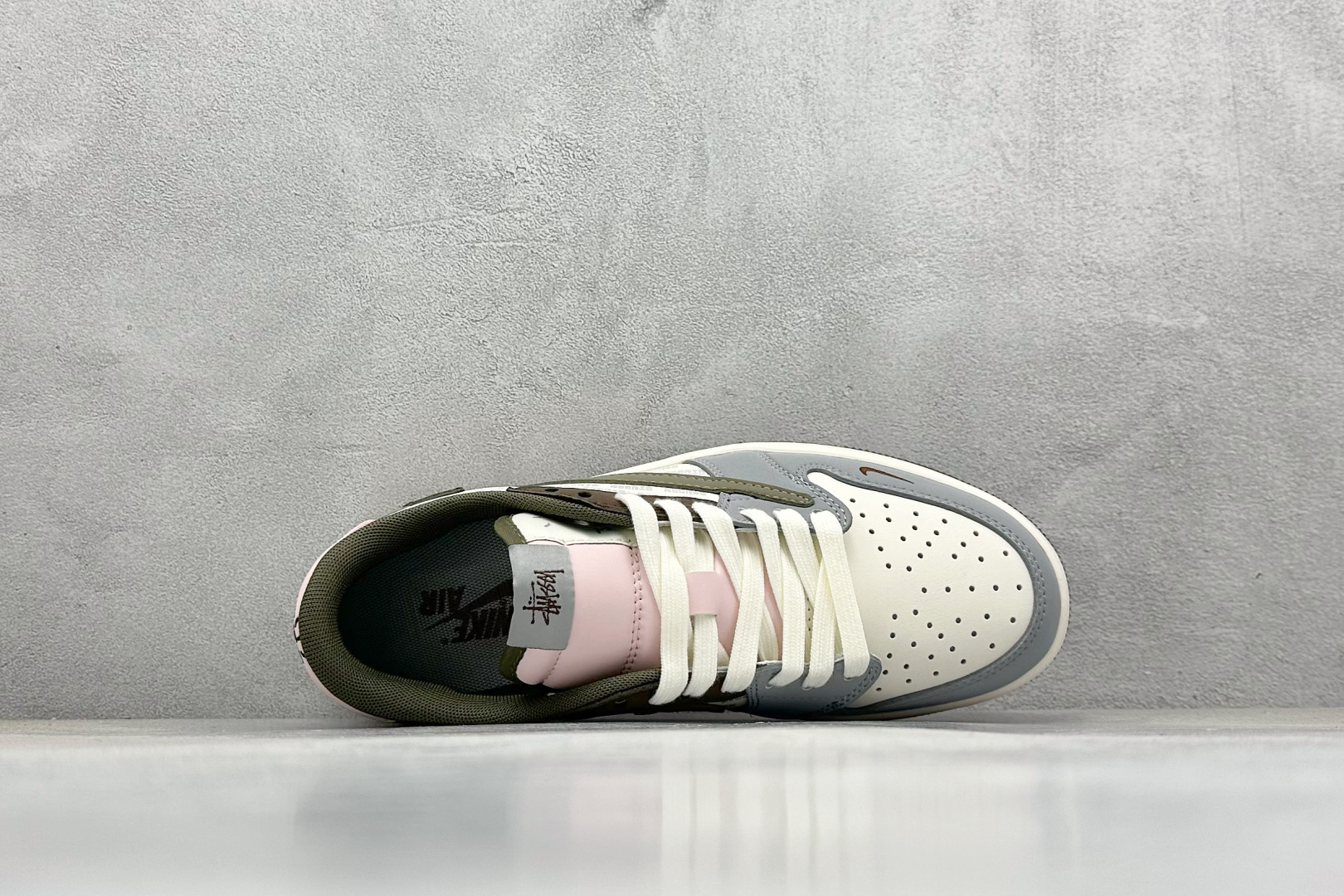 Travis Scott x Nike Air Jordan 1 Low x Stussy Air Jordan 1 Low 反转灰白小勾倒钩 XD0798-303