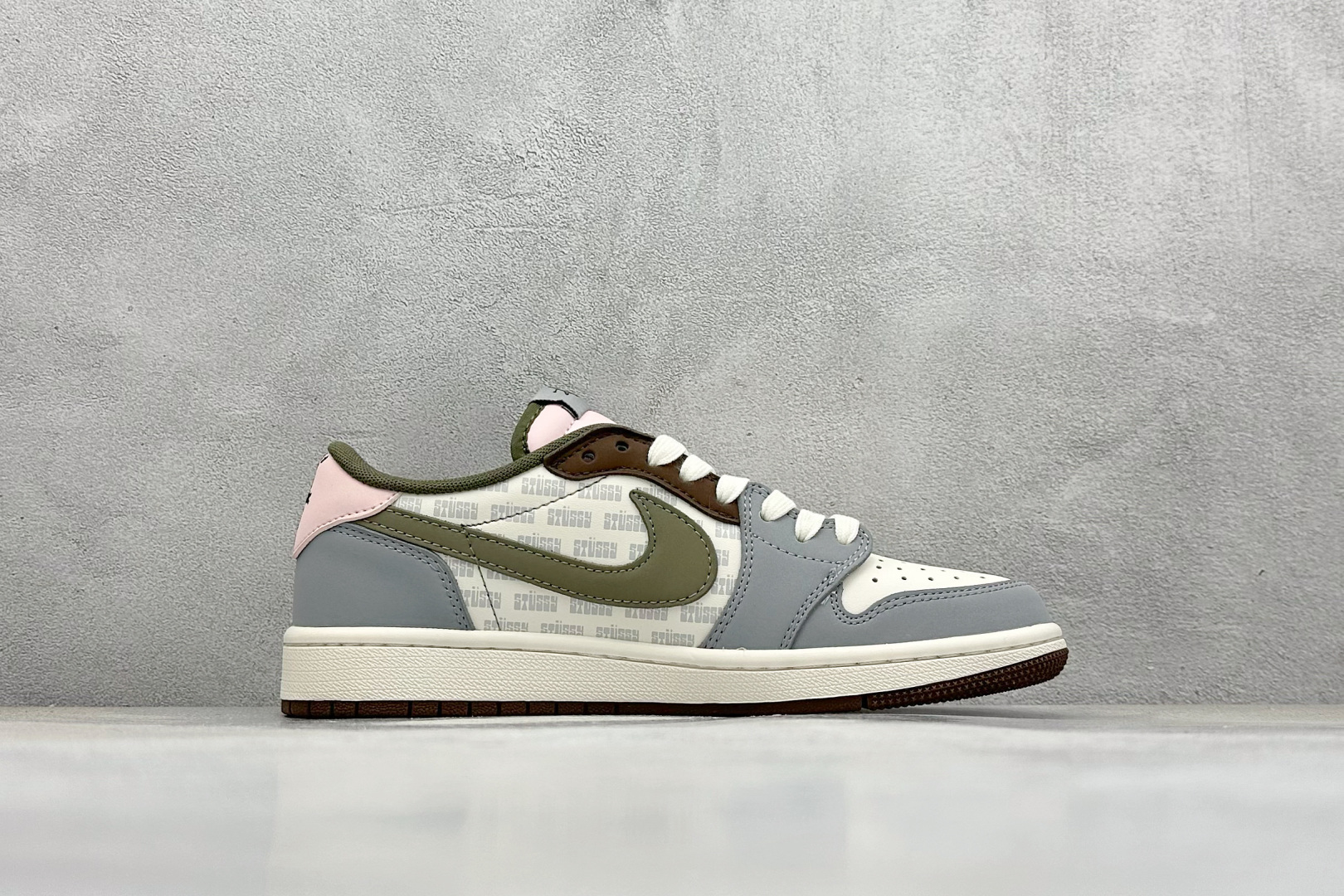 Travis Scott x Nike Air Jordan 1 Low x Stussy Air Jordan 1 Low 反转灰白小勾倒钩 XD0798-303
