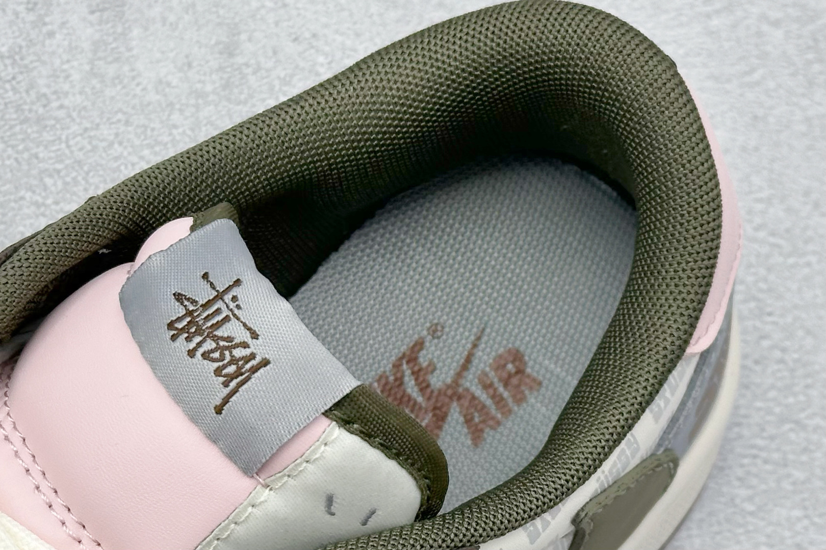 Travis Scott x Nike Air Jordan 1 Low x Stussy Air Jordan 1 Low 反转灰白小勾倒钩 XD0798-303