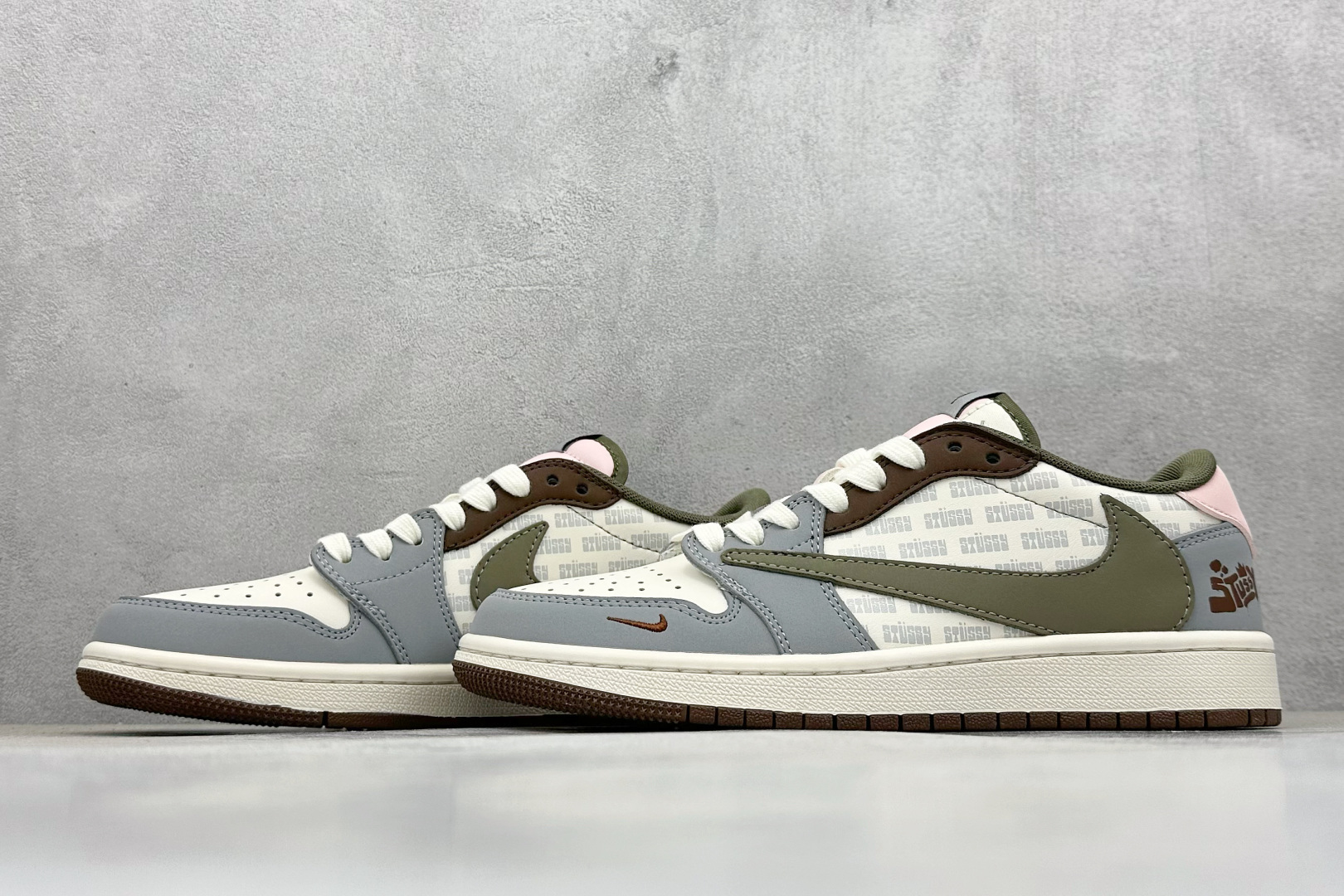 Travis Scott x Nike Air Jordan 1 Low x Stussy Air Jordan 1 Low 反转灰白小勾倒钩 XD0798-303