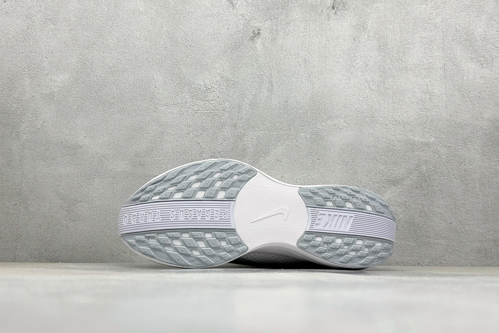 RS版 Air Zoom Pegasus 35 飞马系列 FQ7262-102-莆田鞋,莆田鞋货源,高仿鞋,高仿鞋货源,安福档口,莆田高仿鞋,莆田鞋批发,高仿鞋批发,莆田高仿运动鞋,高仿运动鞋,莆田运动鞋 RS版 Air Zoom Pegasus 35 飞马系列 FQ7262-102