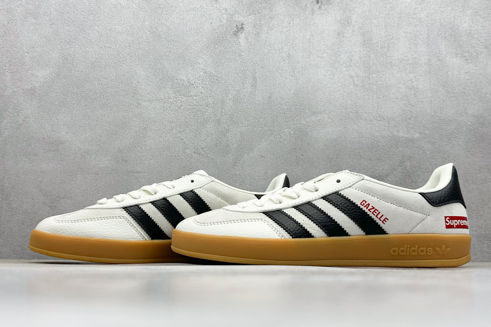 SC版Adidas三叶草SAMBA x Supreme 黑白 休闲板鞋 SC9207-726