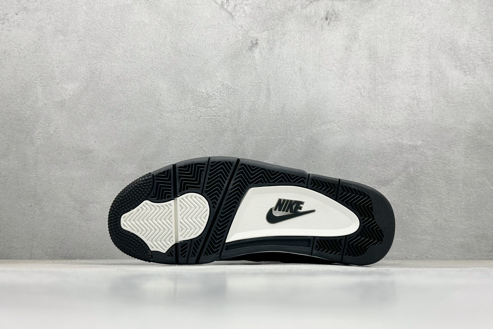 F版Nigel Sylvester x Air Jordan AJ4 Retro 联名黑砖 HF4340-001