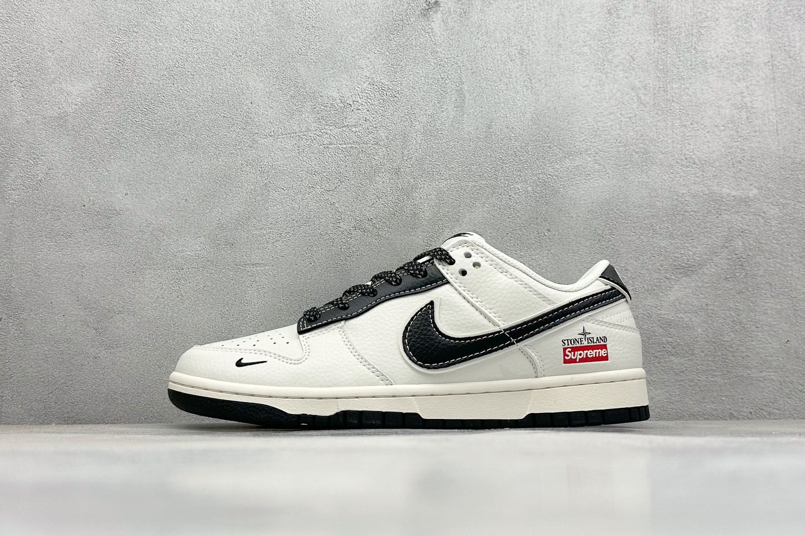 福利特价 终端放店
XC版 Nk SB Dunk Low 联名 周年高端定制 低帮休闲板鞋
#定制鞋盒