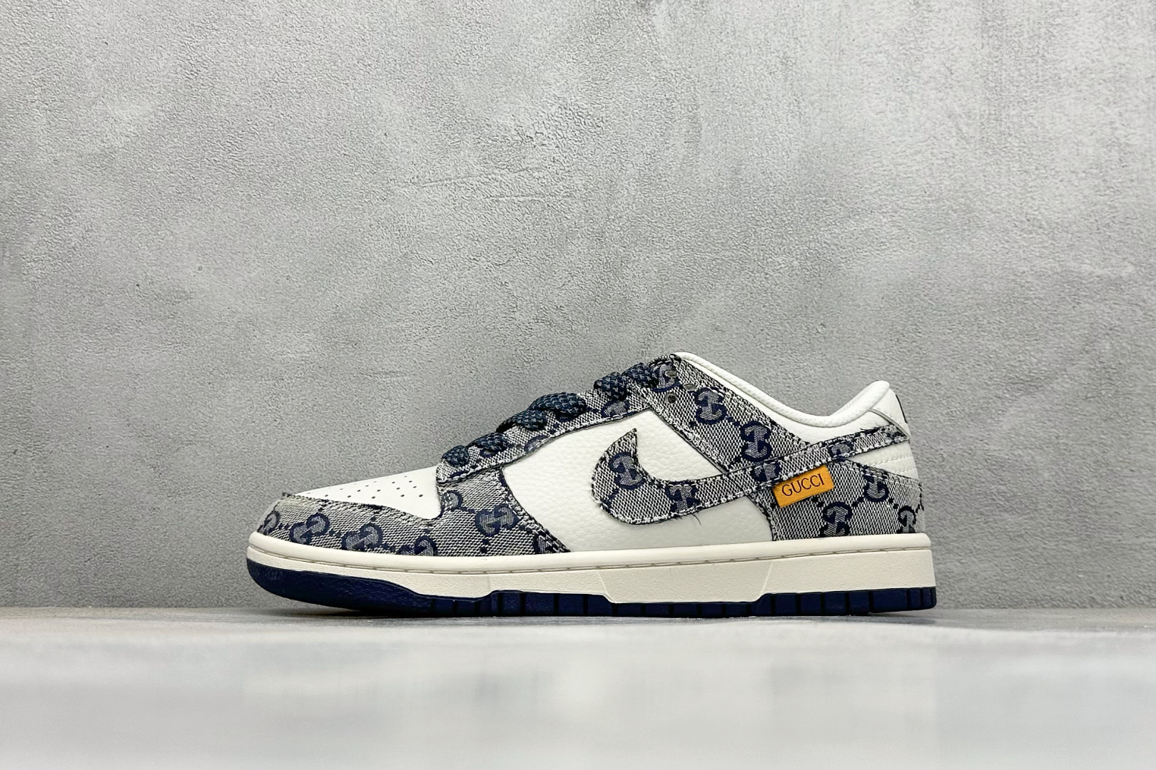 福利特价 终端放店
XC版 Nk SB Dunk Low 联名 周年高端定制 低帮休闲板鞋
#定制鞋盒