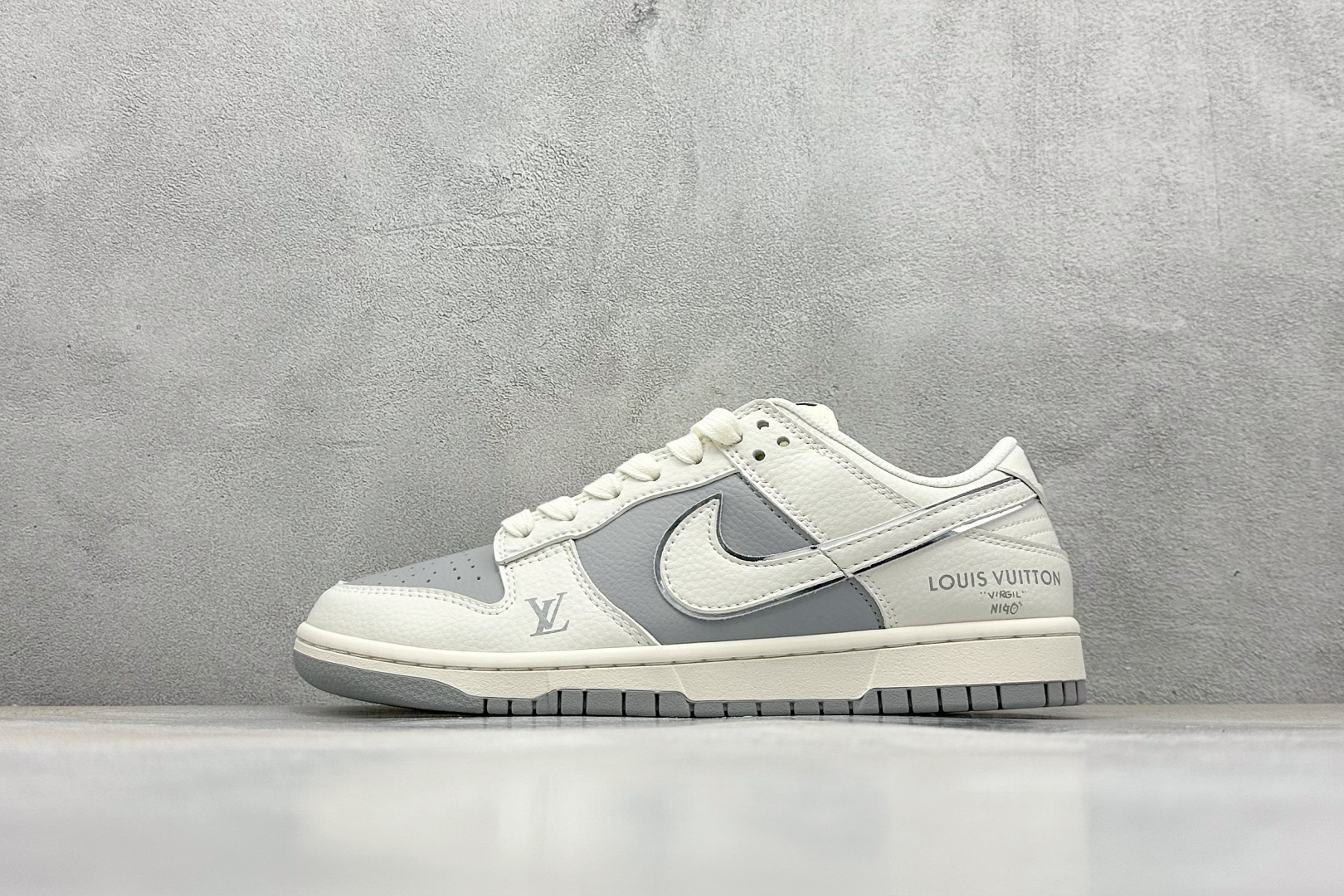 福利特价 终端放店
XC版 Nk SB Dunk Low 联名 周年高端定制 低帮休闲板鞋
#定制鞋盒