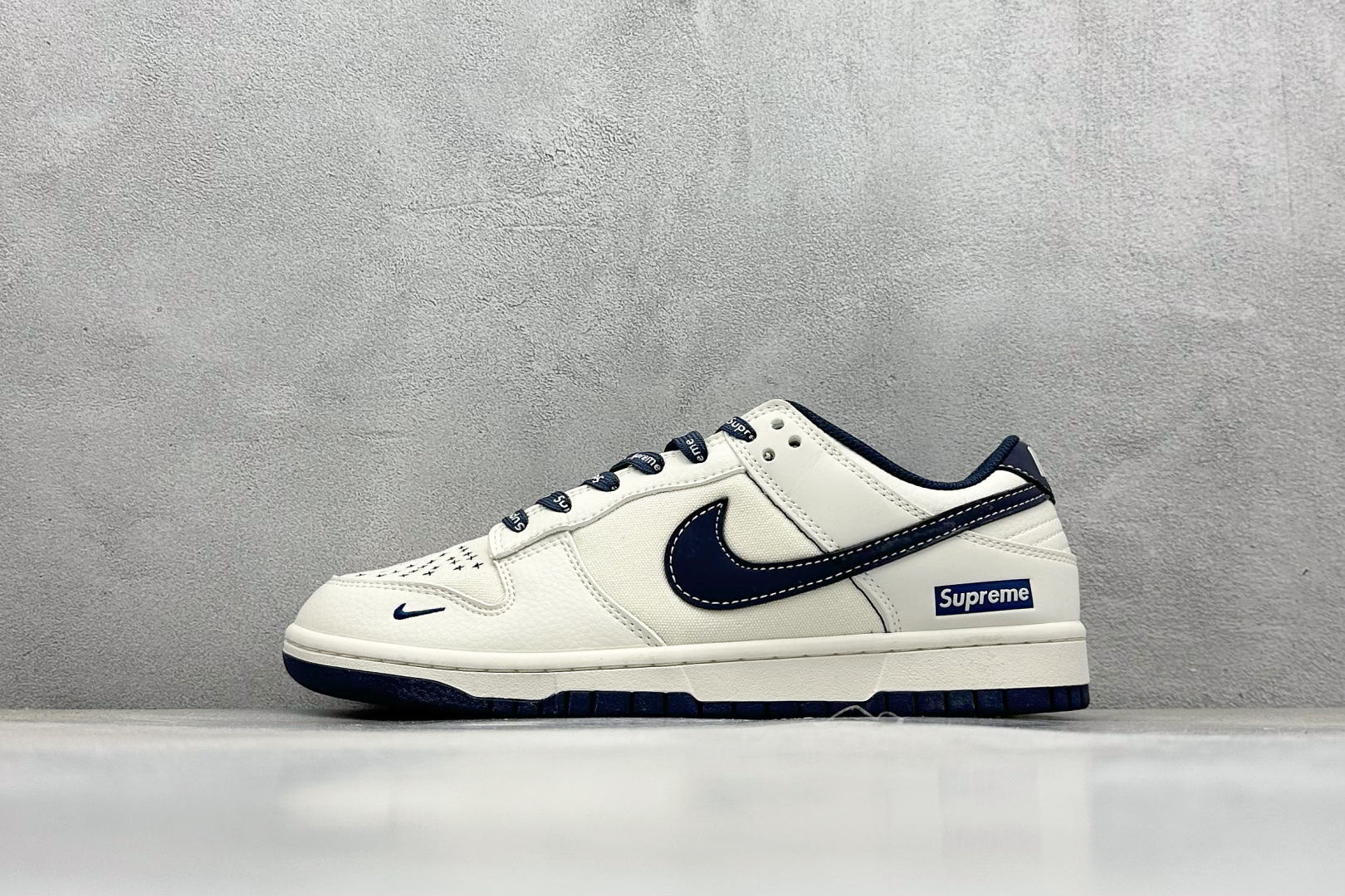 福利特价 终端放店
XC版 Nk SB Dunk Low 联名 周年高端定制 低帮休闲板鞋
#定制鞋盒