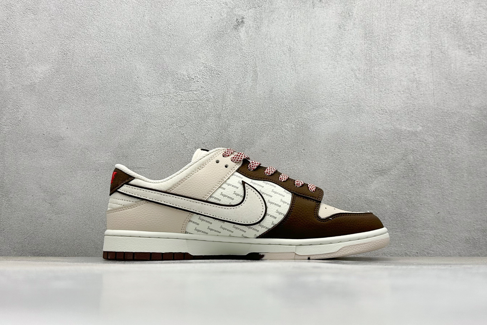 XC版Nk SB Dunk Low Supreme联名 弹幕白勾 周年高端定制 低帮休闲板鞋 DJ2024-091-莆田鞋,莆田鞋货源,高仿鞋,高仿鞋货源,安福档口,莆田高仿鞋,莆田鞋批发,高仿鞋批发,莆田高仿运动鞋,高仿运动鞋,莆田运动鞋 XC版Nk SB Dunk Low Supreme联名 弹幕白勾 周年高端定制 低帮休闲板鞋 DJ2024-091