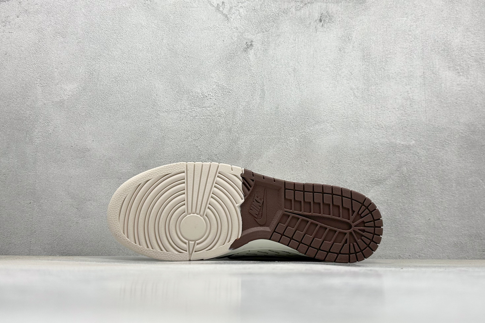 XC版Nk SB Dunk Low Supreme联名 弹幕白勾 周年高端定制 低帮休闲板鞋 DJ2024-091-莆田鞋,莆田鞋货源,高仿鞋,高仿鞋货源,安福档口,莆田高仿鞋,莆田鞋批发,高仿鞋批发,莆田高仿运动鞋,高仿运动鞋,莆田运动鞋 XC版Nk SB Dunk Low Supreme联名 弹幕白勾 周年高端定制 低帮休闲板鞋 DJ2024-091