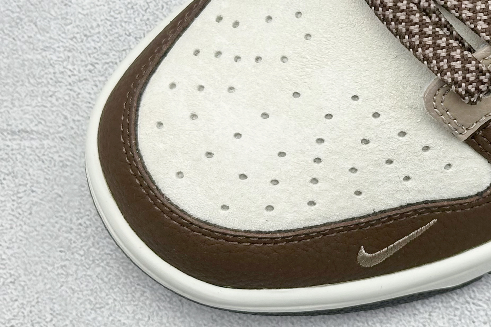 XC版Nk SB Dunk Low 北面联名 字幕棕勾 周年高端定制 低帮休闲板鞋 DJ2024-090