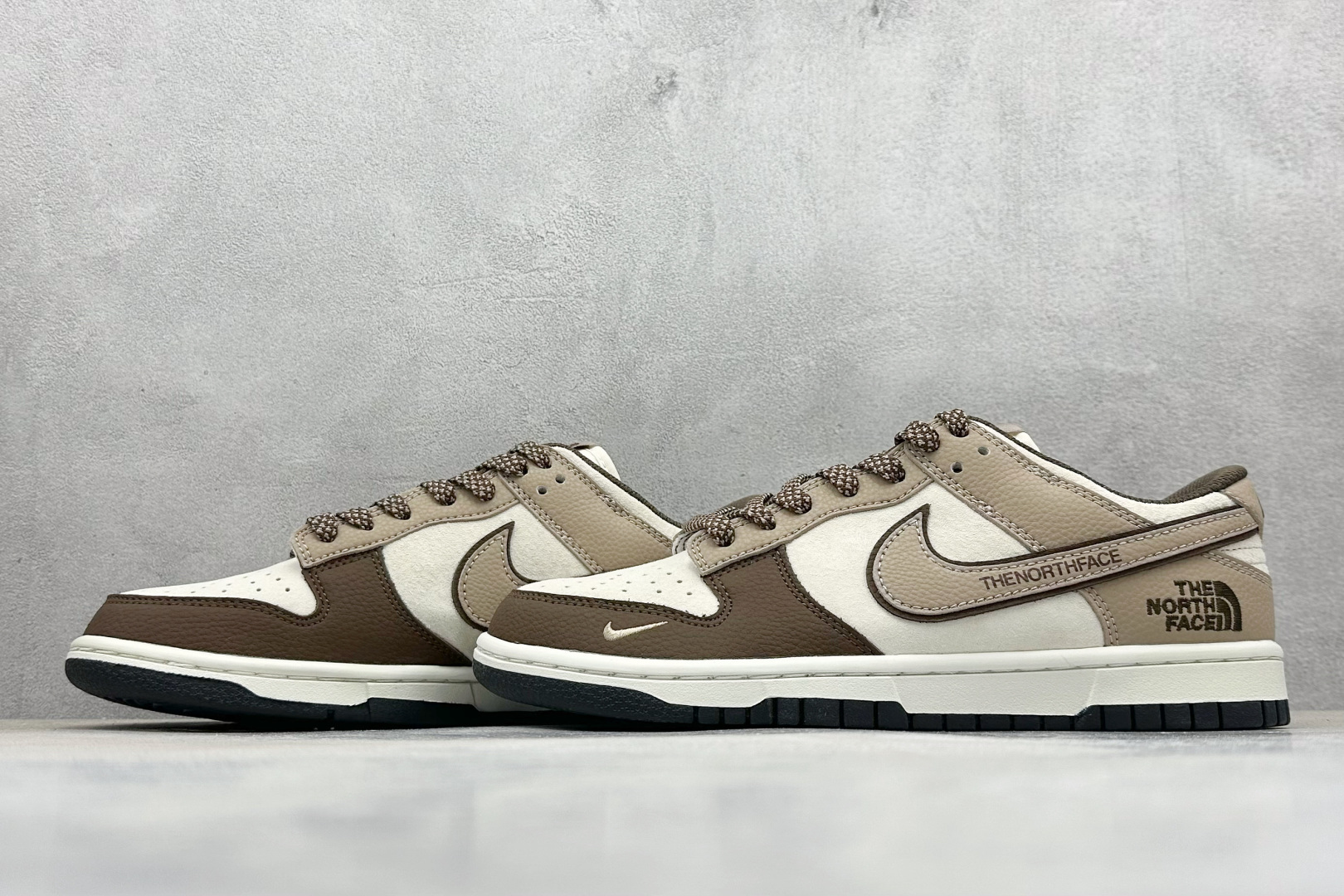 XC版Nk SB Dunk Low 北面联名 字幕棕勾 周年高端定制 低帮休闲板鞋 DJ2024-090