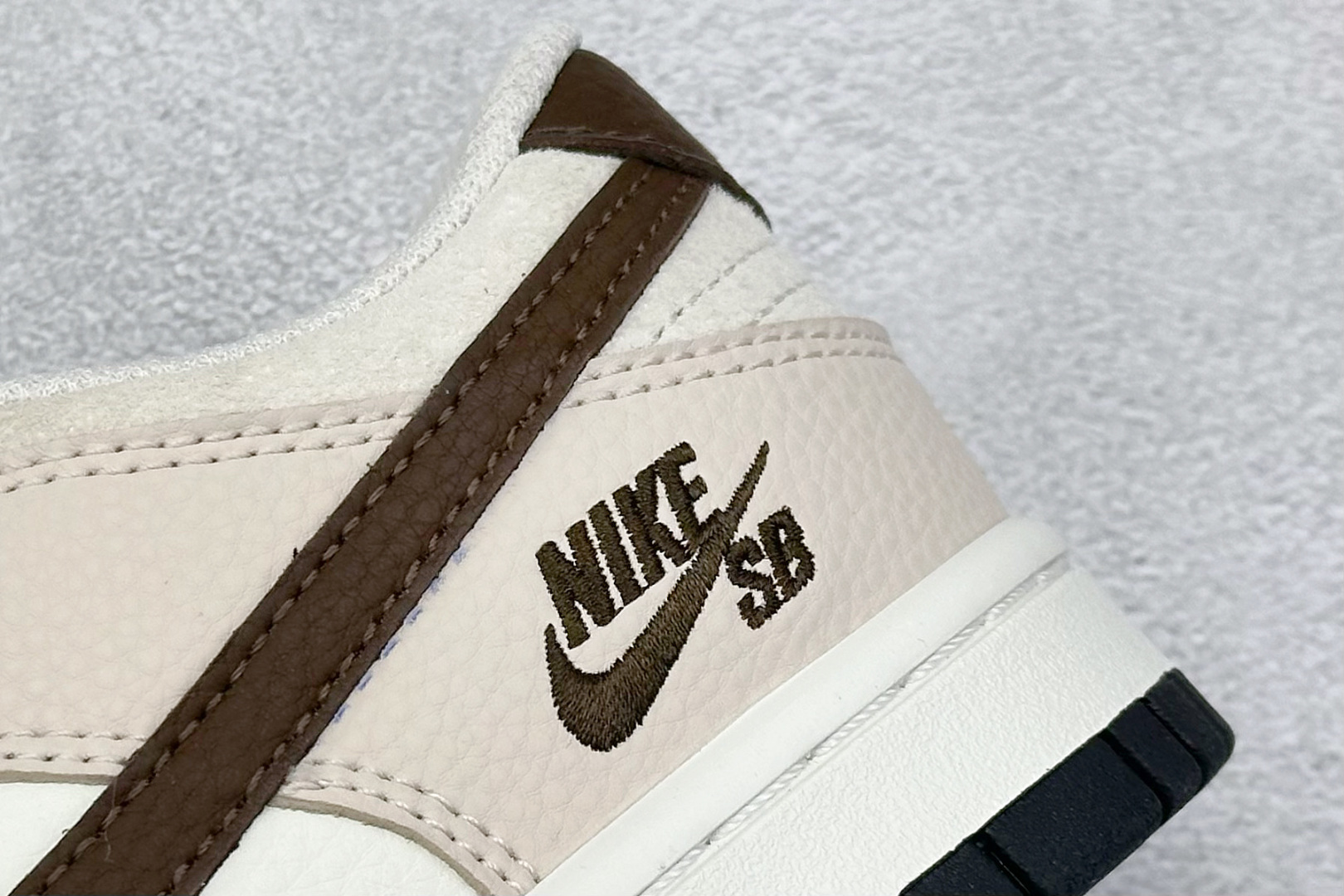 XC版Nike SB Dunk Low x BURBERRY 米白棕小钩 DJ2024-088