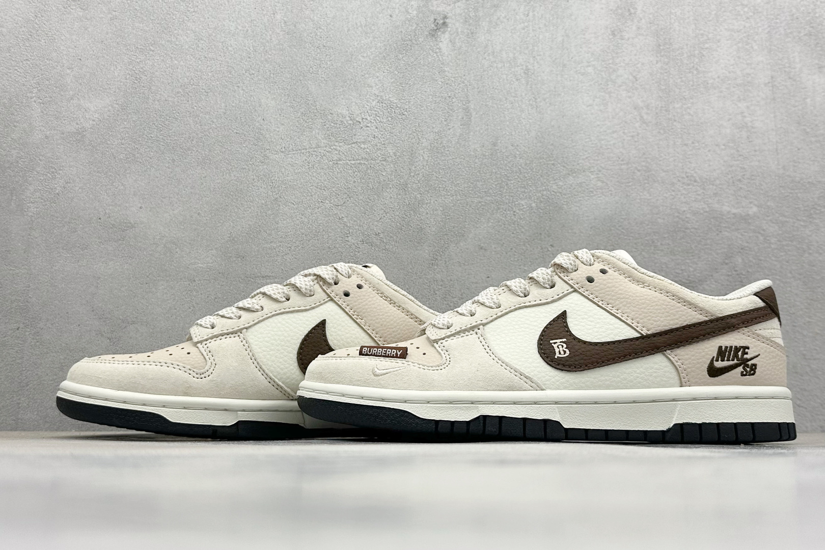 XC版Nike SB Dunk Low x BURBERRY 米白棕小钩 DJ2024-088