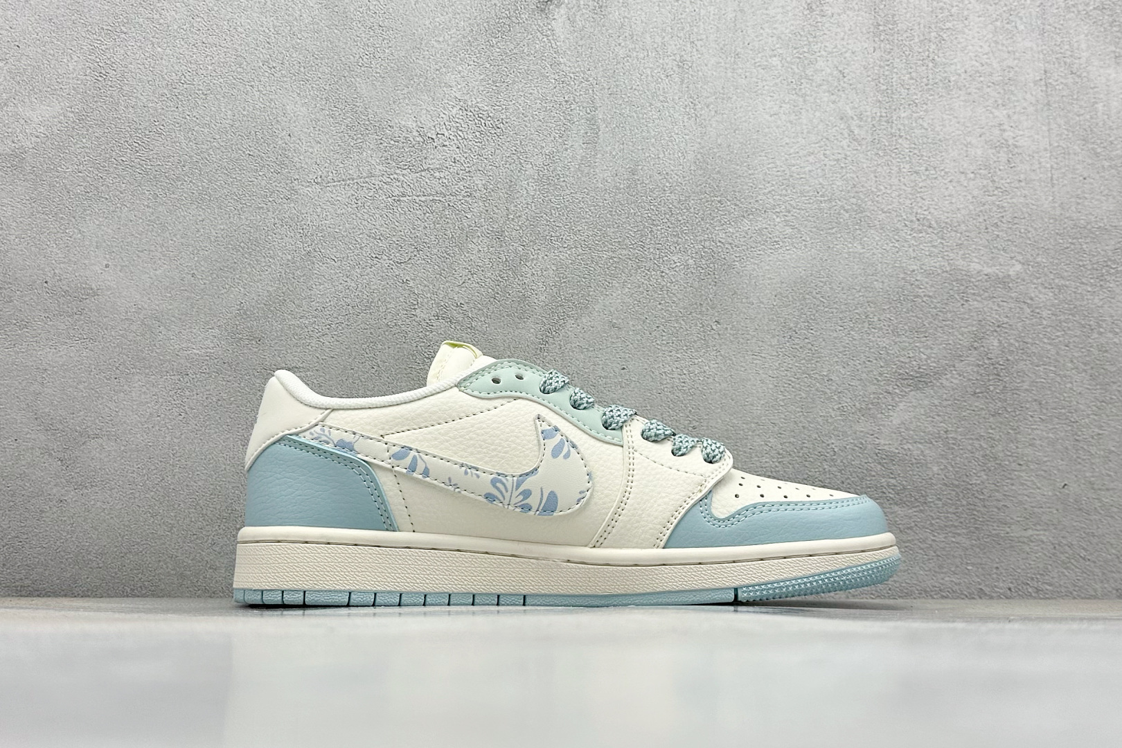 XC版Travis Scott x Fragment Design x Air Jordan 1 Low SP AJ1 乔1 LV联名 烟花浅蓝 低帮文化休闲板鞋 XS7089-613-莆田鞋,莆田鞋货源,高仿鞋,高仿鞋货源,安福档口,莆田高仿鞋,莆田鞋批发,高仿鞋批发,莆田高仿运动鞋,高仿运动鞋,莆田运动鞋 XC版Travis Scott x Fragment Design x Air Jordan 1 Low SP AJ1 乔1 LV联名 烟花浅蓝 低帮文化休闲板鞋 XS7089-613