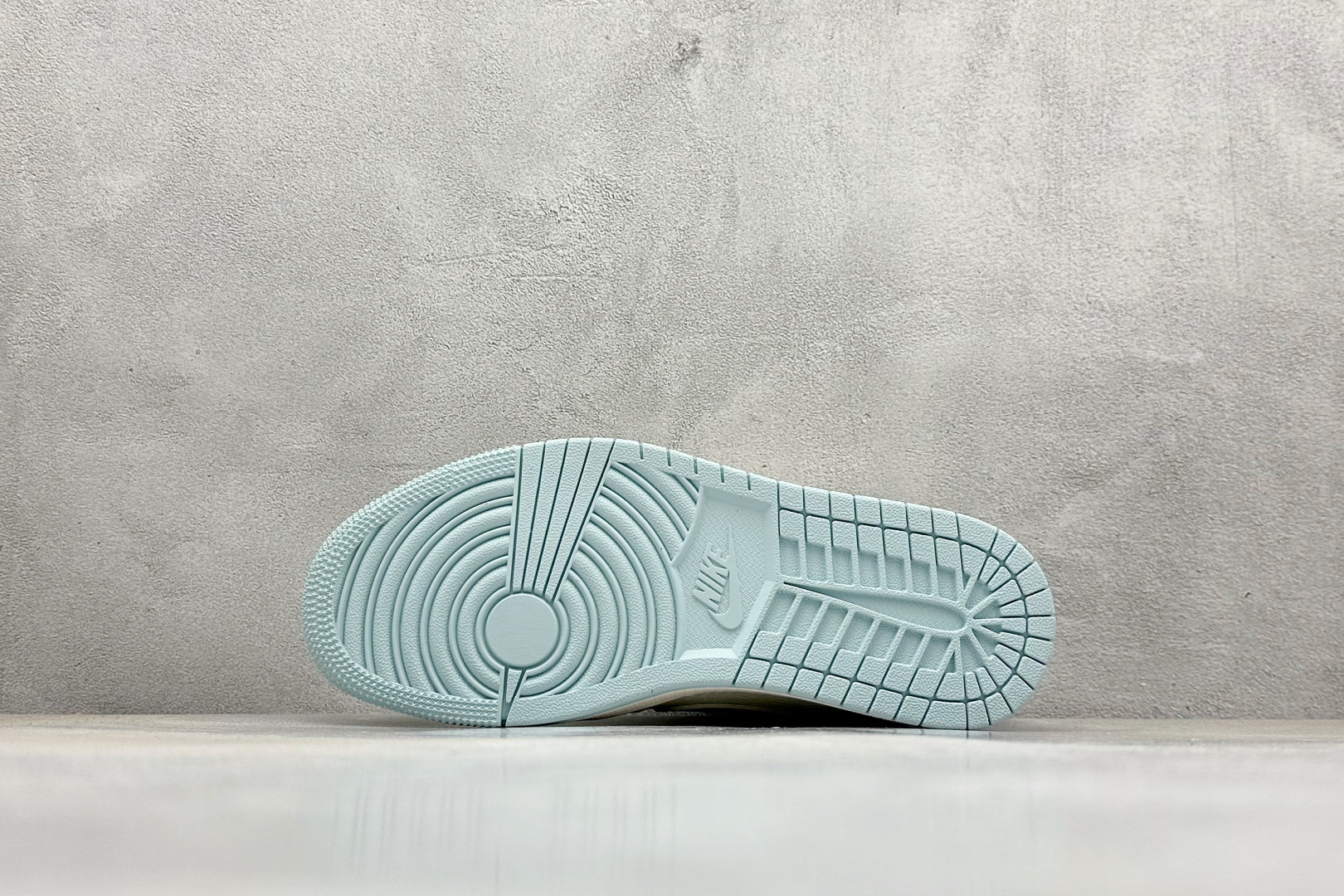 XC版Travis Scott x Fragment Design x Air Jordan 1 Low SP AJ1 乔1 LV联名 烟花浅蓝 低帮文化休闲板鞋 XS7089-613-莆田鞋,莆田鞋货源,高仿鞋,高仿鞋货源,安福档口,莆田高仿鞋,莆田鞋批发,高仿鞋批发,莆田高仿运动鞋,高仿运动鞋,莆田运动鞋 XC版Travis Scott x Fragment Design x Air Jordan 1 Low SP AJ1 乔1 LV联名 烟花浅蓝 低帮文化休闲板鞋 XS7089-613