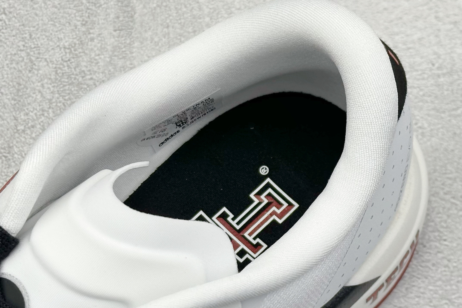 RS版 Adidas Adizero Evo SL 阿迪超轻透气缓震跑鞋 JQ4569-莆田鞋,莆田鞋货源,高仿鞋,高仿鞋货源,安福档口,莆田高仿鞋,莆田鞋批发,高仿鞋批发,莆田高仿运动鞋,高仿运动鞋,莆田运动鞋 RS版 Adidas Adizero Evo SL 阿迪超轻透气缓震跑鞋 JQ4569