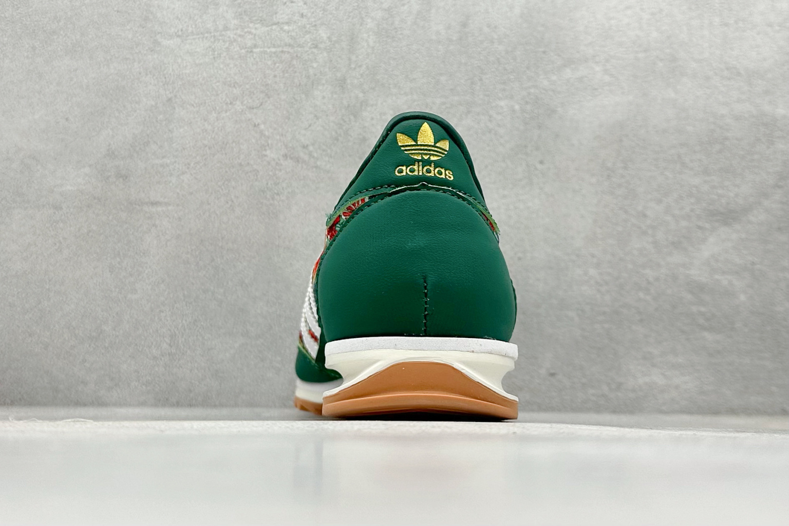 Adidas Original SL72 系列德训足球风百搭低帮休闲运动板鞋 JH7226-莆田鞋,莆田鞋货源,高仿鞋,高仿鞋货源,安福档口,莆田高仿鞋,莆田鞋批发,高仿鞋批发,莆田高仿运动鞋,高仿运动鞋,莆田运动鞋 Adidas Original SL72 系列德训足球风百搭低帮休闲运动板鞋 JH7226