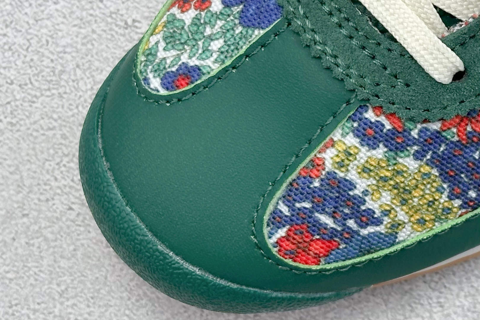 Adidas Original SL72 系列德训足球风百搭低帮休闲运动板鞋 JH7226-莆田鞋,莆田鞋货源,高仿鞋,高仿鞋货源,安福档口,莆田高仿鞋,莆田鞋批发,高仿鞋批发,莆田高仿运动鞋,高仿运动鞋,莆田运动鞋 Adidas Original SL72 系列德训足球风百搭低帮休闲运动板鞋 JH7226