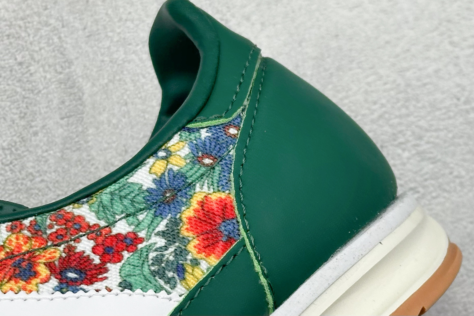 Adidas Original SL72 系列德训足球风百搭低帮休闲运动板鞋 JH7226-莆田鞋,莆田鞋货源,高仿鞋,高仿鞋货源,安福档口,莆田高仿鞋,莆田鞋批发,高仿鞋批发,莆田高仿运动鞋,高仿运动鞋,莆田运动鞋 Adidas Original SL72 系列德训足球风百搭低帮休闲运动板鞋 JH7226