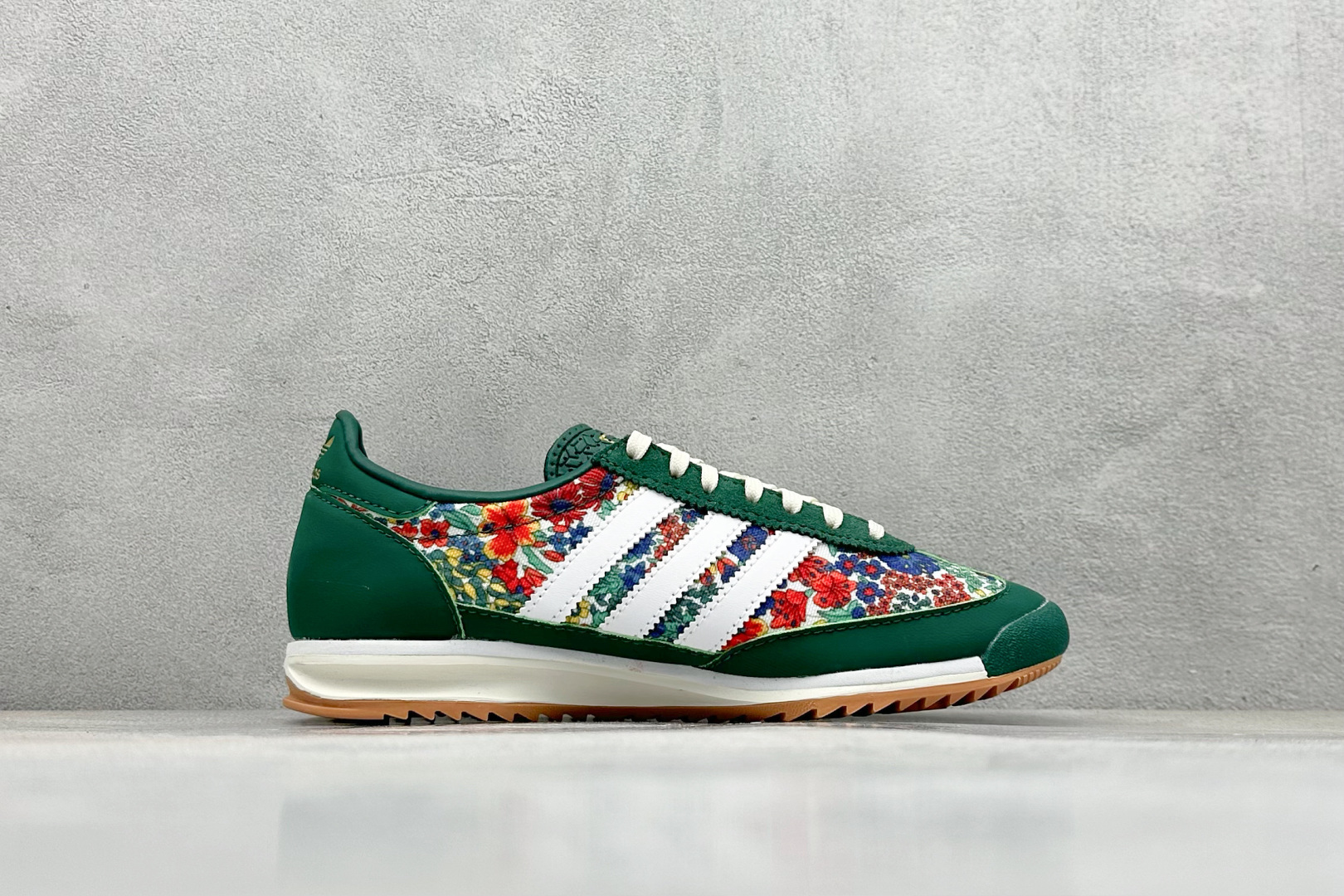 Adidas Original SL72 系列德训足球风百搭低帮休闲运动板鞋 JH7226-莆田鞋,莆田鞋货源,高仿鞋,高仿鞋货源,安福档口,莆田高仿鞋,莆田鞋批发,高仿鞋批发,莆田高仿运动鞋,高仿运动鞋,莆田运动鞋 Adidas Original SL72 系列德训足球风百搭低帮休闲运动板鞋 JH7226