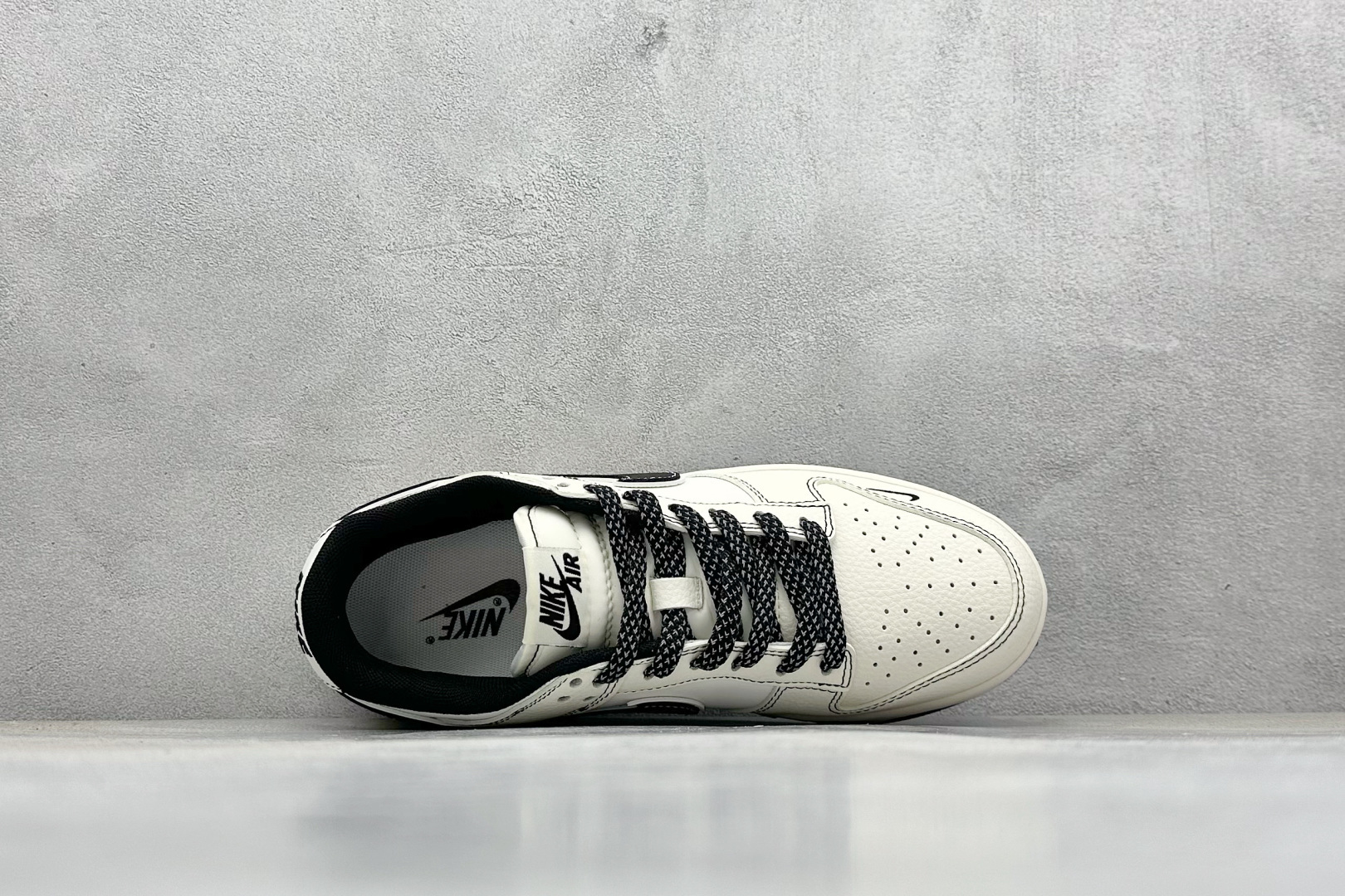 Nike SB Dunk Low“ 北面联名——米黑勾” JP1628-025-莆田鞋,莆田鞋货源,高仿鞋,高仿鞋货源,安福档口,莆田高仿鞋,莆田鞋批发,高仿鞋批发,莆田高仿运动鞋,高仿运动鞋,莆田运动鞋 Nike SB Dunk Low“ 北面联名——米黑勾” JP1628-025