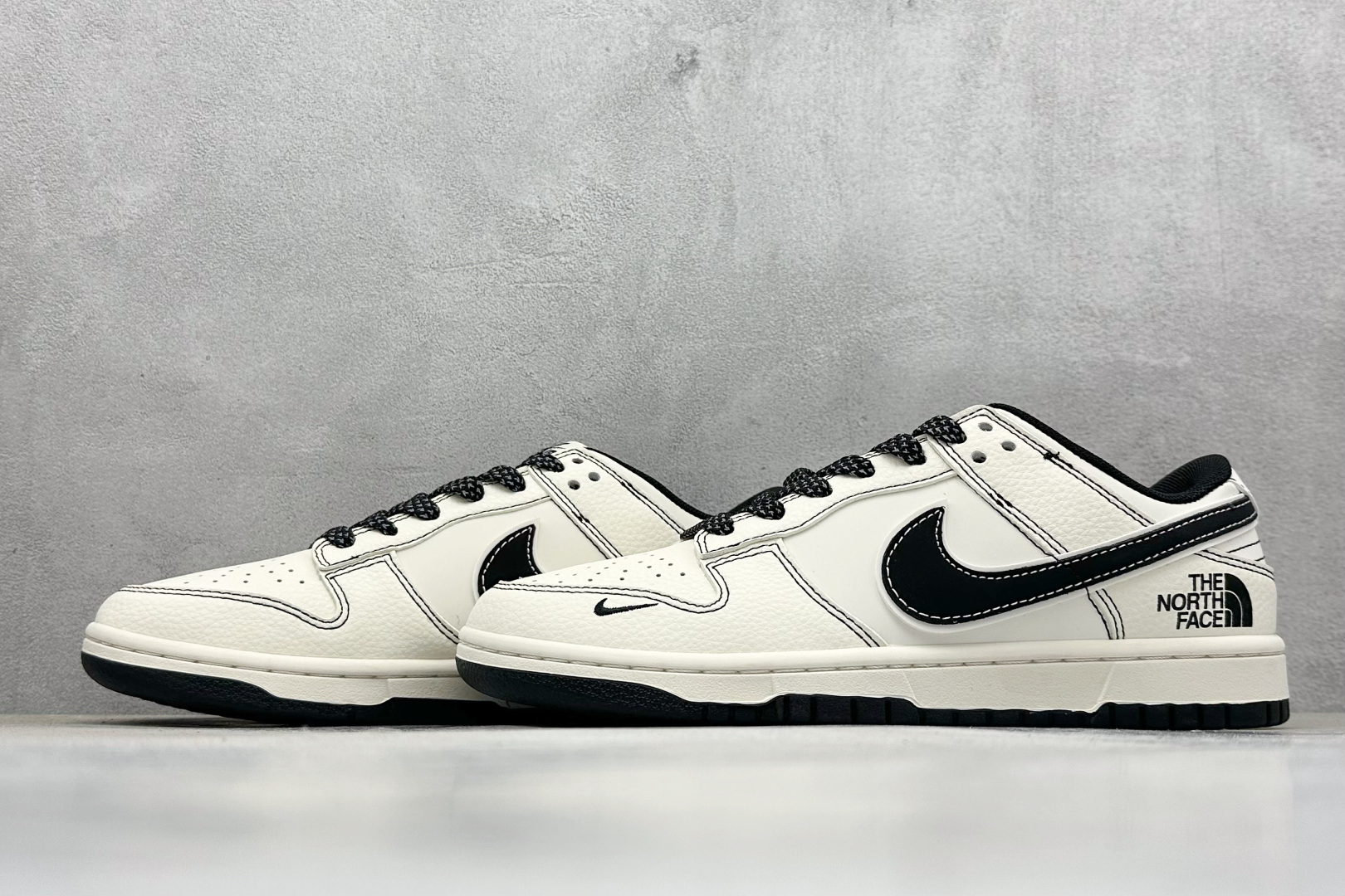 Nike SB Dunk Low“ 北面联名——米黑勾” JP1628-025-莆田鞋,莆田鞋货源,高仿鞋,高仿鞋货源,安福档口,莆田高仿鞋,莆田鞋批发,高仿鞋批发,莆田高仿运动鞋,高仿运动鞋,莆田运动鞋 Nike SB Dunk Low“ 北面联名——米黑勾” JP1628-025