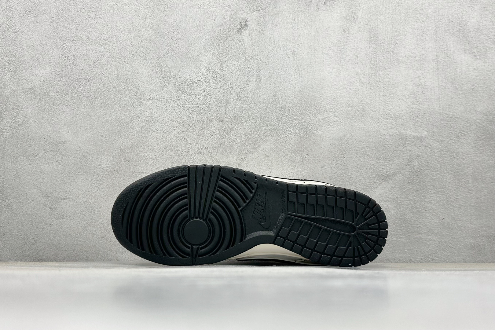 Nike SB Dunk Low“ 北面联名——米黑勾” JP1628-025-莆田鞋,莆田鞋货源,高仿鞋,高仿鞋货源,安福档口,莆田高仿鞋,莆田鞋批发,高仿鞋批发,莆田高仿运动鞋,高仿运动鞋,莆田运动鞋 Nike SB Dunk Low“ 北面联名——米黑勾” JP1628-025