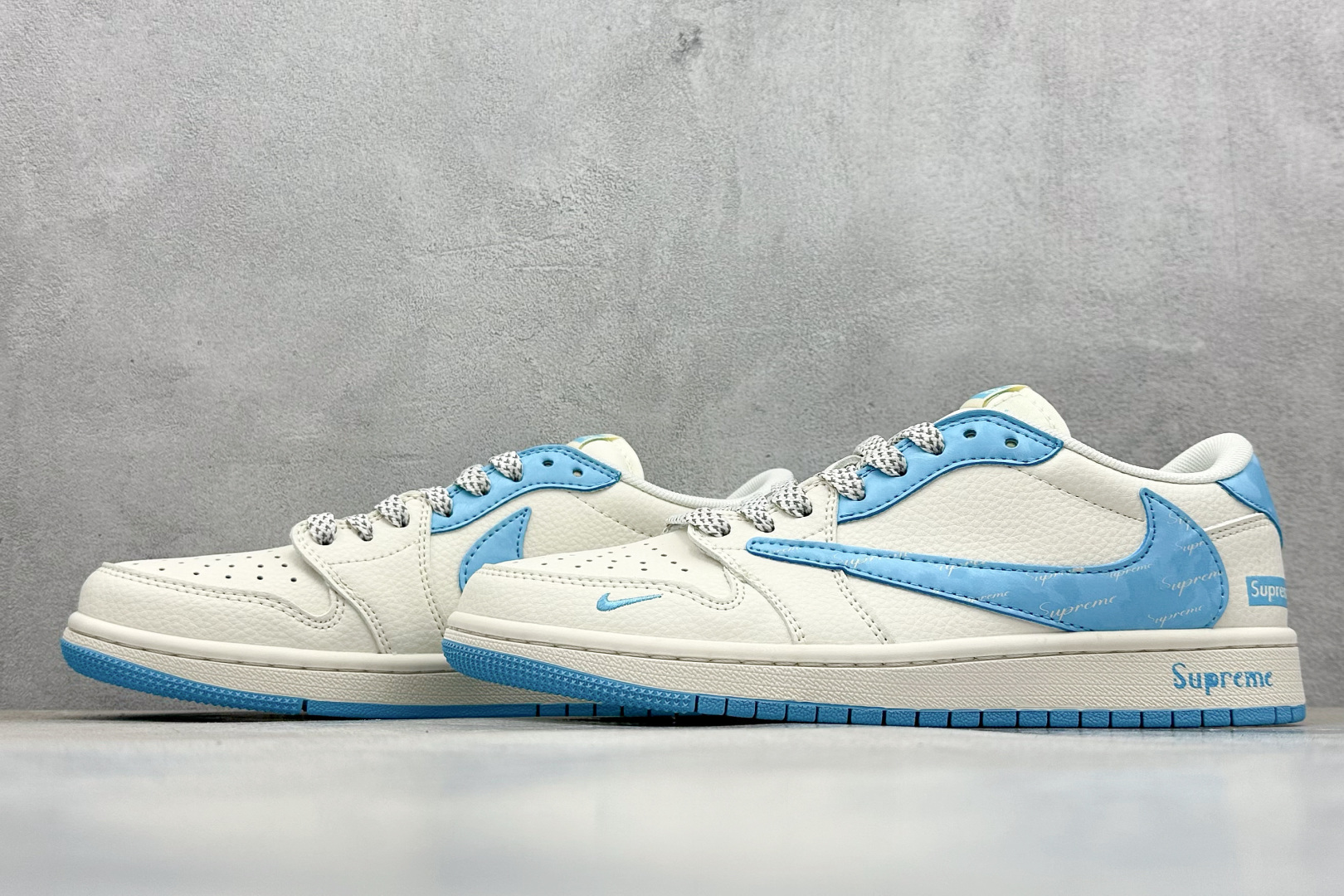 Travis Scott x Nike Air Jordan 1 Low x superme Air Jordan 1 Low 反转白蓝小勾满天星倒钩 HS8068-024-莆田鞋,莆田鞋货源,高仿鞋,高仿鞋货源,安福档口,莆田高仿鞋,莆田鞋批发,高仿鞋批发,莆田高仿运动鞋,高仿运动鞋,莆田运动鞋 Travis Scott x Nike Air Jordan 1 Low x superme Air Jordan 1 Low 反转白蓝小勾满天星倒钩 HS8068-024