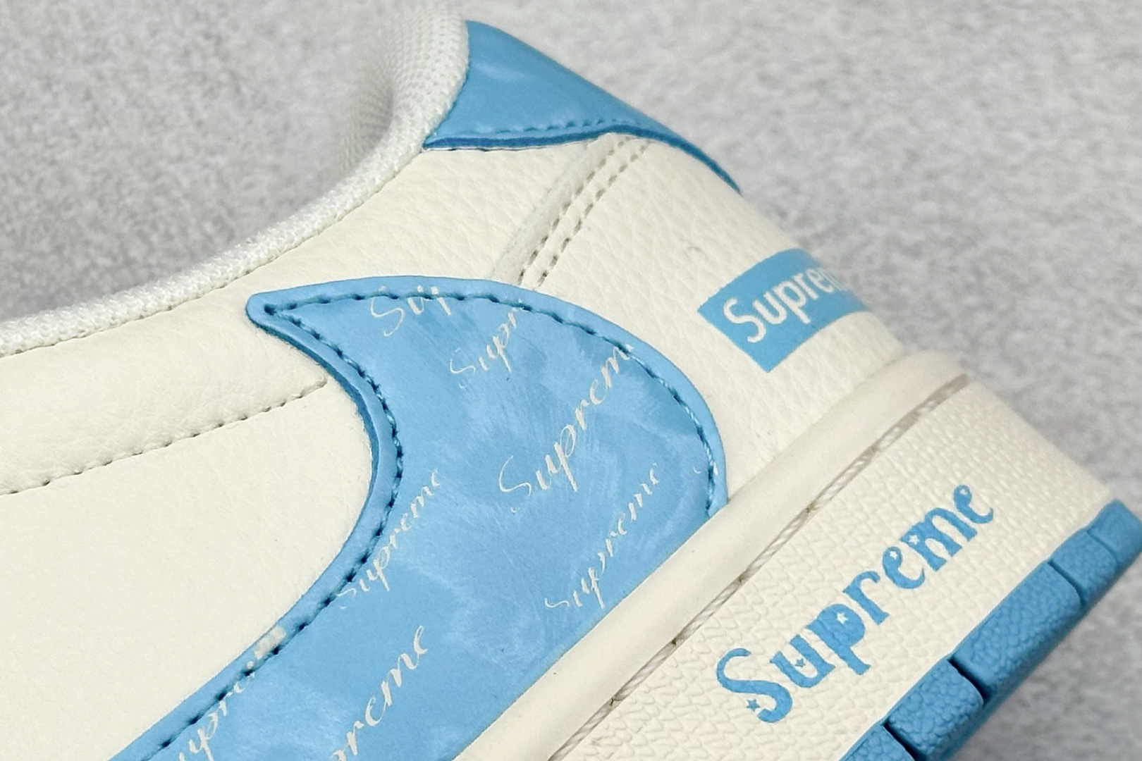 Travis Scott x Nike Air Jordan 1 Low x superme Air Jordan 1 Low 反转白蓝小勾满天星倒钩 HS8068-024-莆田鞋,莆田鞋货源,高仿鞋,高仿鞋货源,安福档口,莆田高仿鞋,莆田鞋批发,高仿鞋批发,莆田高仿运动鞋,高仿运动鞋,莆田运动鞋 Travis Scott x Nike Air Jordan 1 Low x superme Air Jordan 1 Low 反转白蓝小勾满天星倒钩 HS8068-024