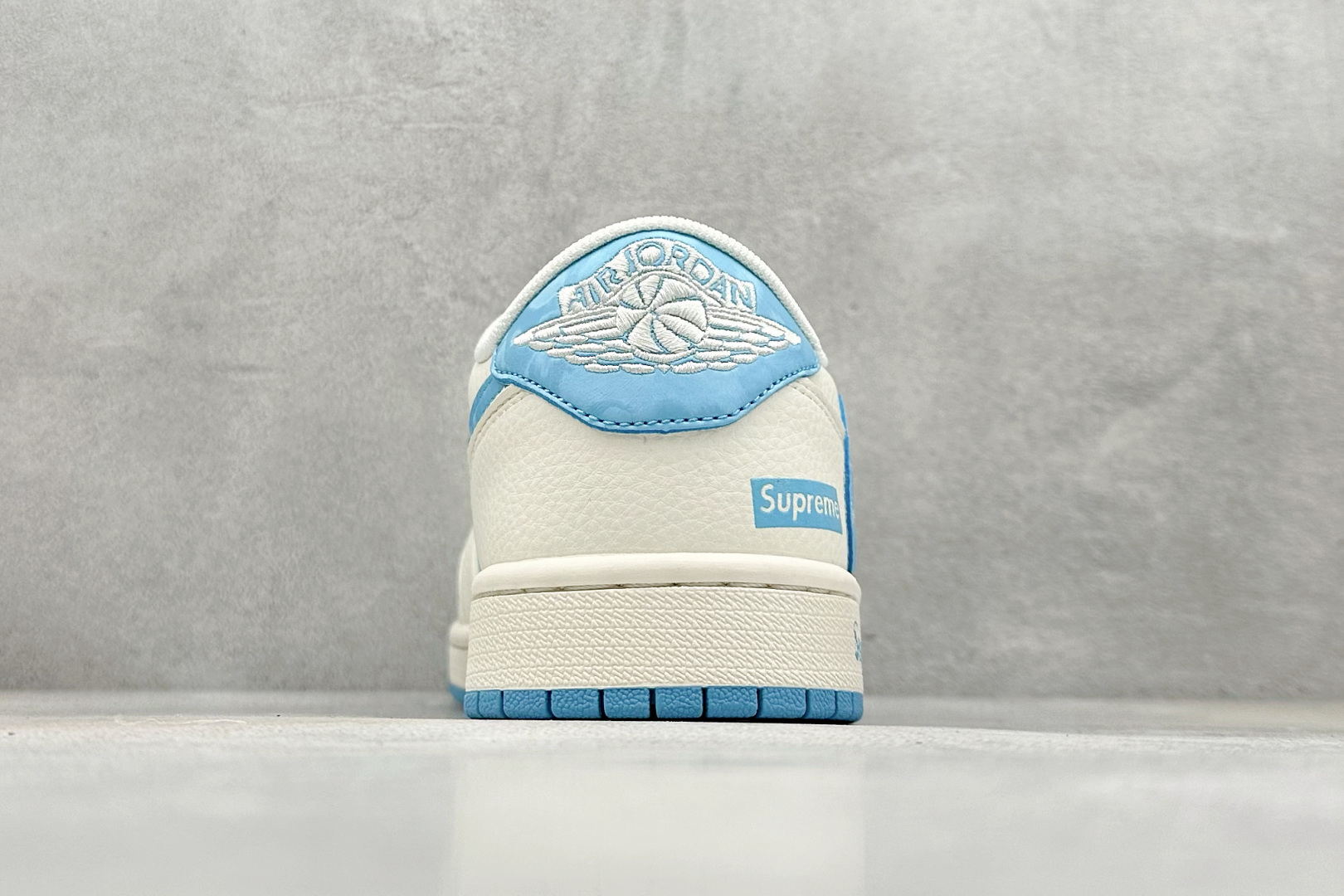 Travis Scott x Nike Air Jordan 1 Low x superme Air Jordan 1 Low 反转白蓝小勾满天星倒钩 HS8068-024-莆田鞋,莆田鞋货源,高仿鞋,高仿鞋货源,安福档口,莆田高仿鞋,莆田鞋批发,高仿鞋批发,莆田高仿运动鞋,高仿运动鞋,莆田运动鞋 Travis Scott x Nike Air Jordan 1 Low x superme Air Jordan 1 Low 反转白蓝小勾满天星倒钩 HS8068-024