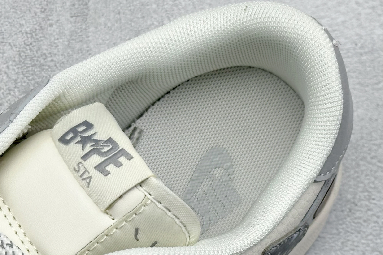 Fragment x Travis Scott x 猿人头 Air Jordan 1 Low 三方联名倒钩 HS8068-021