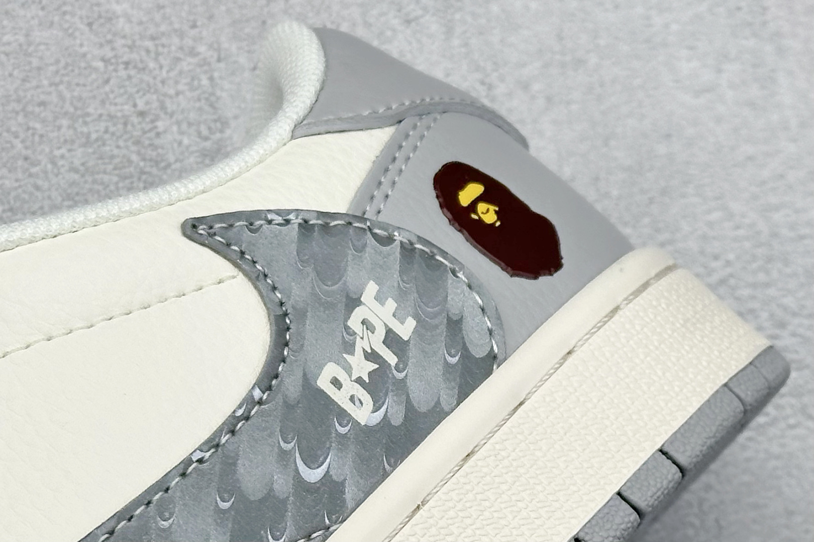 Fragment x Travis Scott x 猿人头 Air Jordan 1 Low 三方联名倒钩 HS8068-021