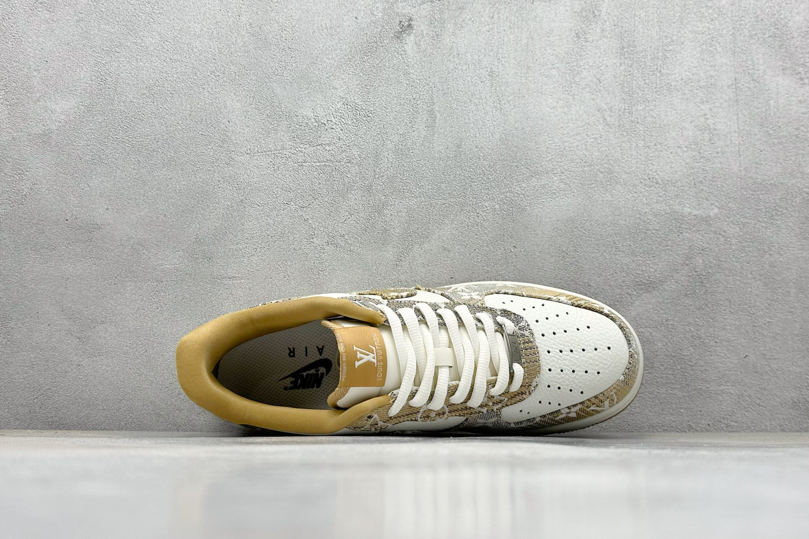 SC版Nike Air Force 1'07 Low LV联名 卡其灰牛仔 空军一号低帮休闲运动板鞋 SC9207-542-莆田鞋,莆田鞋货源,高仿鞋,高仿鞋货源,安福档口,莆田高仿鞋,莆田鞋批发,高仿鞋批发,莆田高仿运动鞋,高仿运动鞋,莆田运动鞋 SC版Nike Air Force 1'07 Low LV联名 卡其灰牛仔 空军一号低帮休闲运动板鞋 SC9207-542